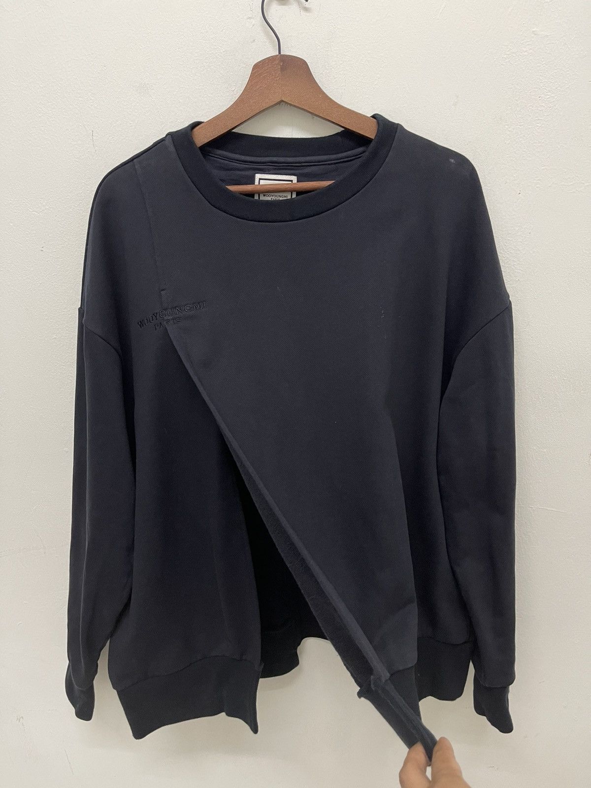 Designer HYPE WOOYOUNGMI ASYMMETRIC SWEATER BIG SPELLOUT Size US L / EU 52-54 / 3 - 1 Thumbnail