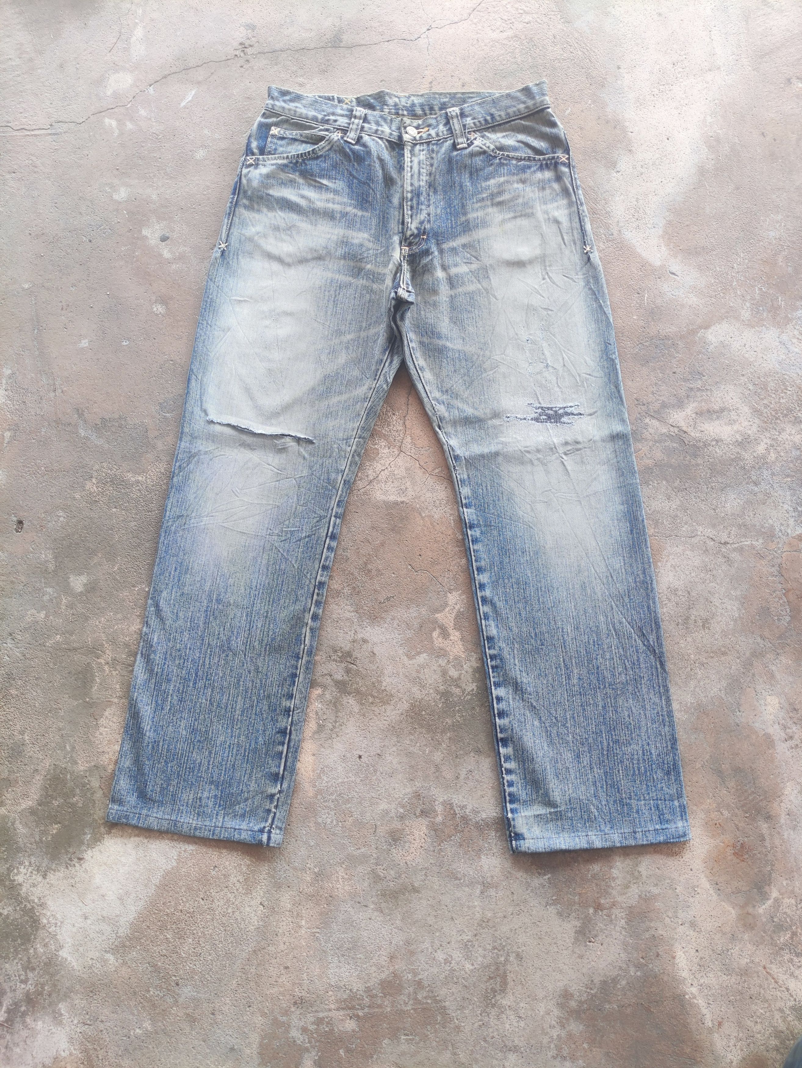Jean × Lee × Vintage Vintage Lee Japan Denim Distressed Faded Pants Jeans W34 Size US 34 / EU 50 - 2 Thumbnail