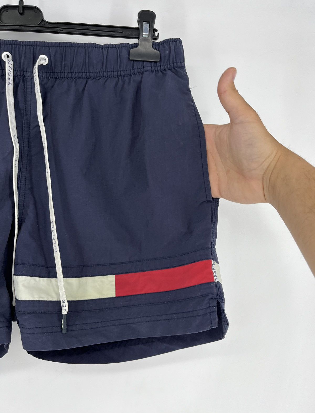 Tommy Hilfiger × Vintage 90s Vintage Tommy Hilfiger Navy Nylon Big Logo Shorts Travis Size US 36 / EU 52 - 4 Thumbnail