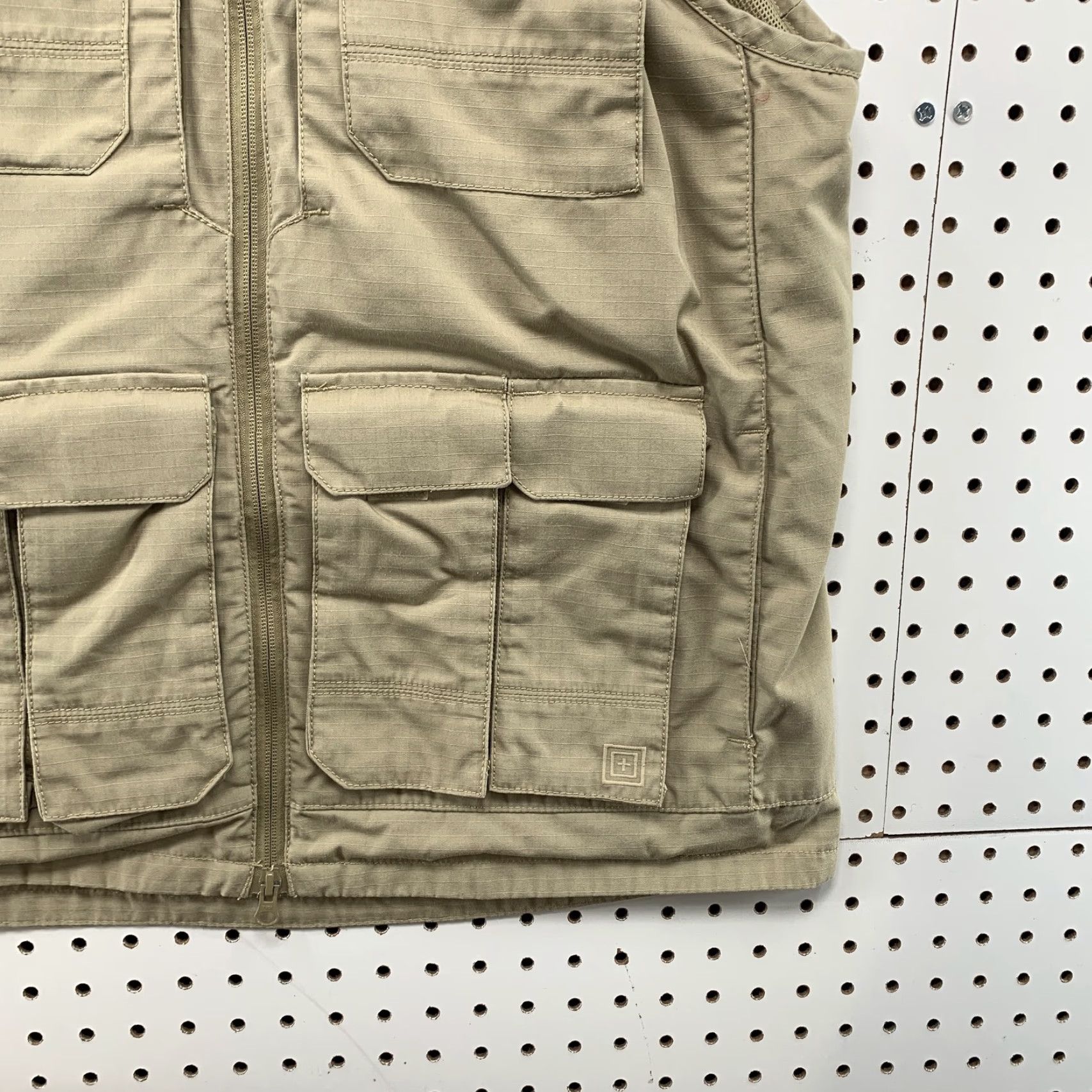 Vintage 5.11 Tactical Series Vest Mens Medium Khaki Safari Fishing Photograpy Size US M / EU 48-50 / 2 - 7 Thumbnail
