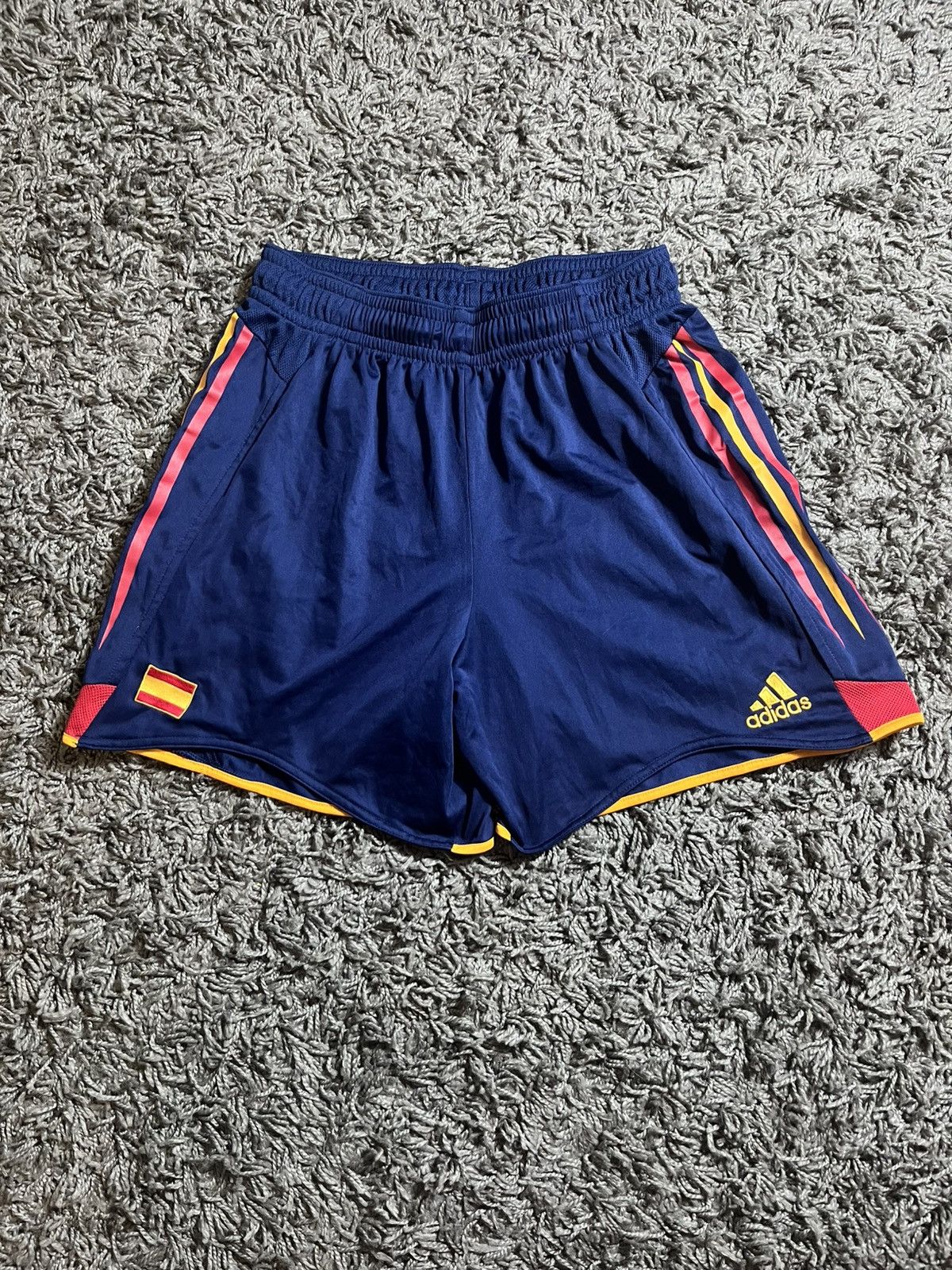 Adidas SPAIN ADIDAS FOOTBALL AWAY SHORTS 2003/04 POLYESTER Size US 32 / EU 48 - 1 Thumbnail