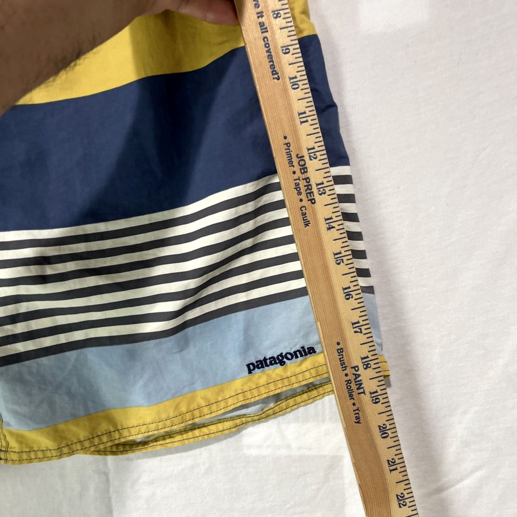 Patagonia Patagonia Board Shorts Mens 36 Blue Beach Swim Surfing Drawstring Zip Pocket Size US 36 / EU 52 - 7 Thumbnail