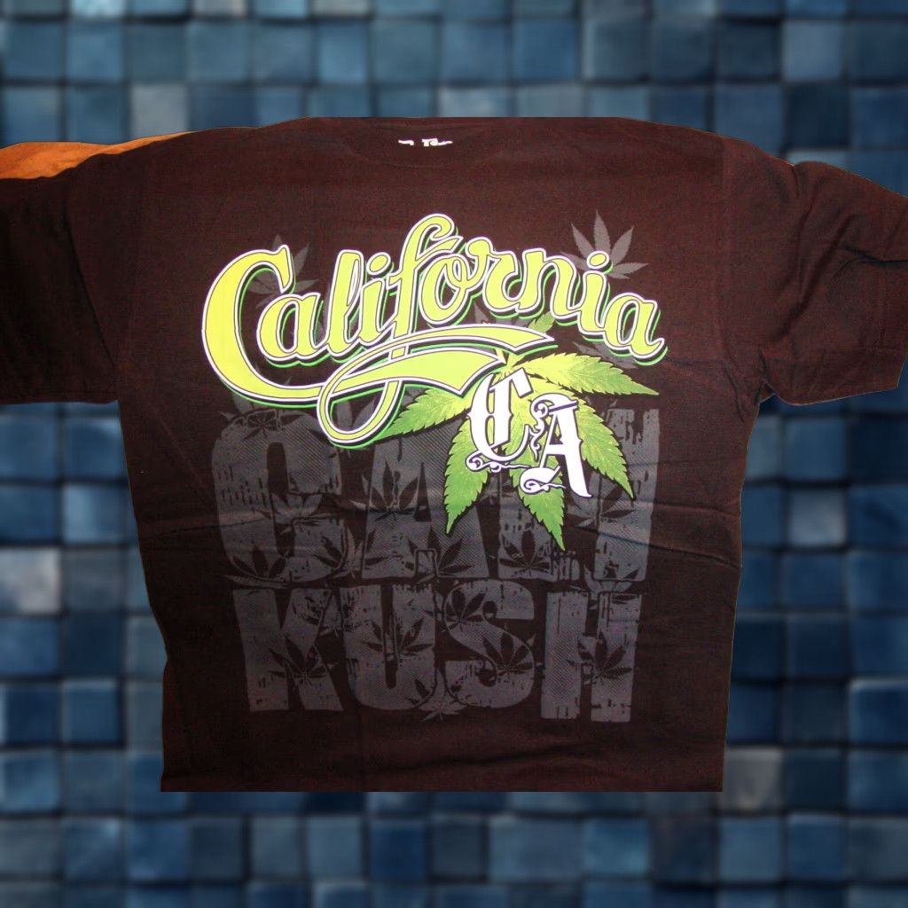 Vintage Vintage Marijuana Leaf Cali Kush California Graphic T-Shirt Men XL Black Size US XL / EU 56 / 4 - 1 Thumbnail