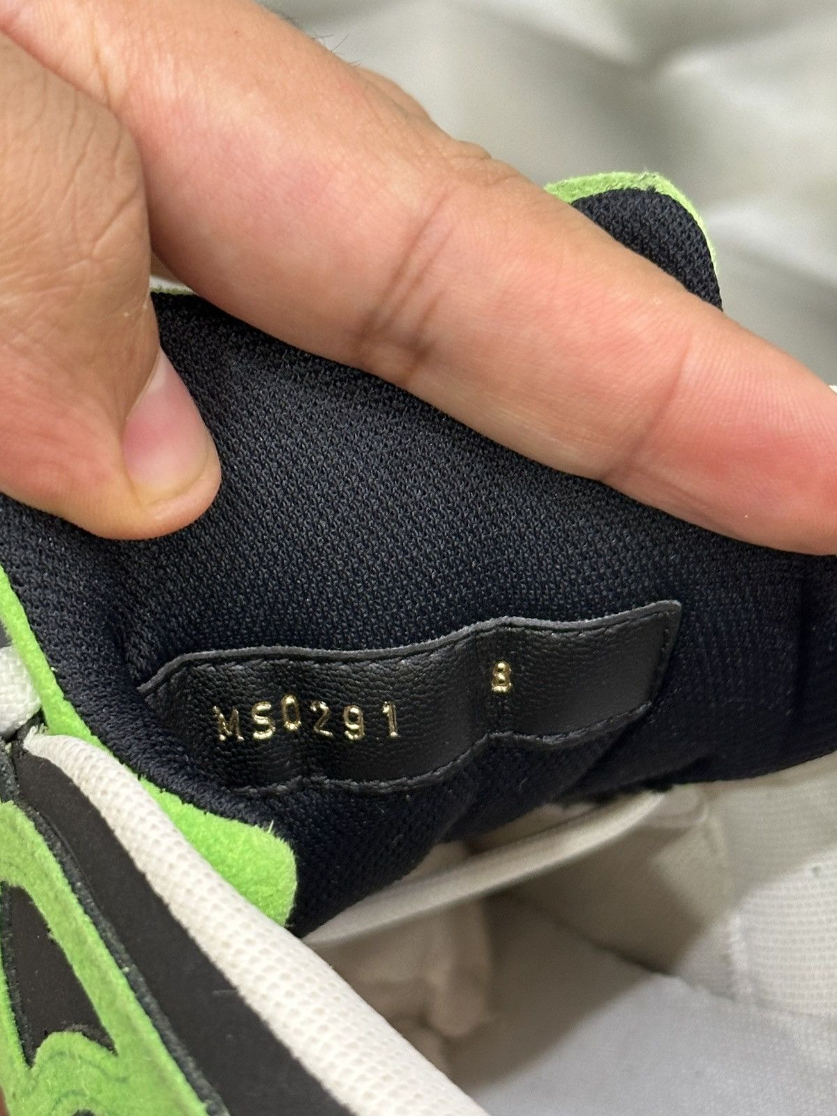 Louis Vuitton LV Runner Tatic White & Green Sneakers Size 8LV (9.5US) Size US 9.5 / EU 42-43 - 13 Thumbnail