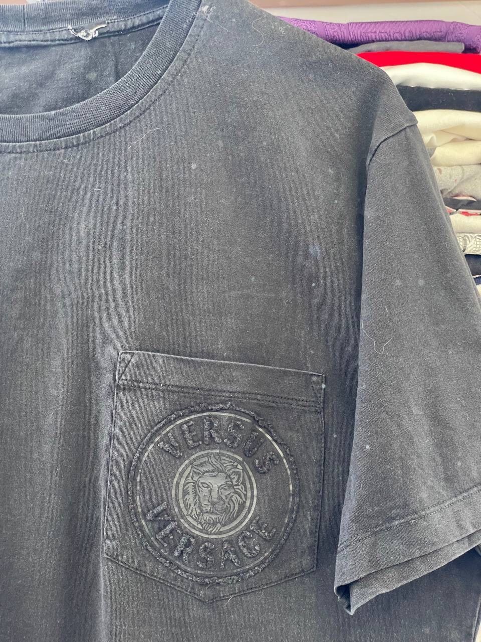 Vintage Versace Versus small logo T shirt Size US M / EU 48-50 / 2 - 7 Thumbnail