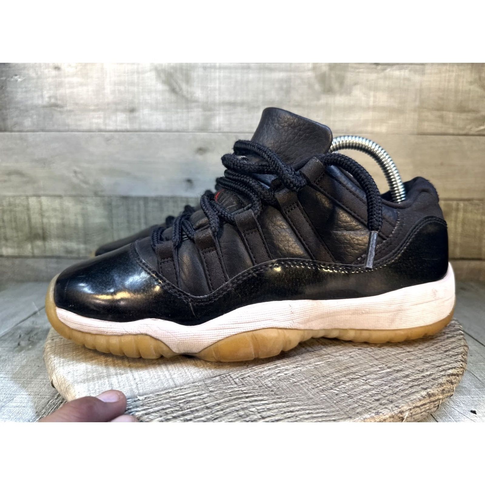Jordan Brand Size 6 Jordan 11 Retro Low GS 72-10 Sneaker Men Black Air Jordan 11 2022 Low Top Size US 6 / EU 39 - 5 Thumbnail