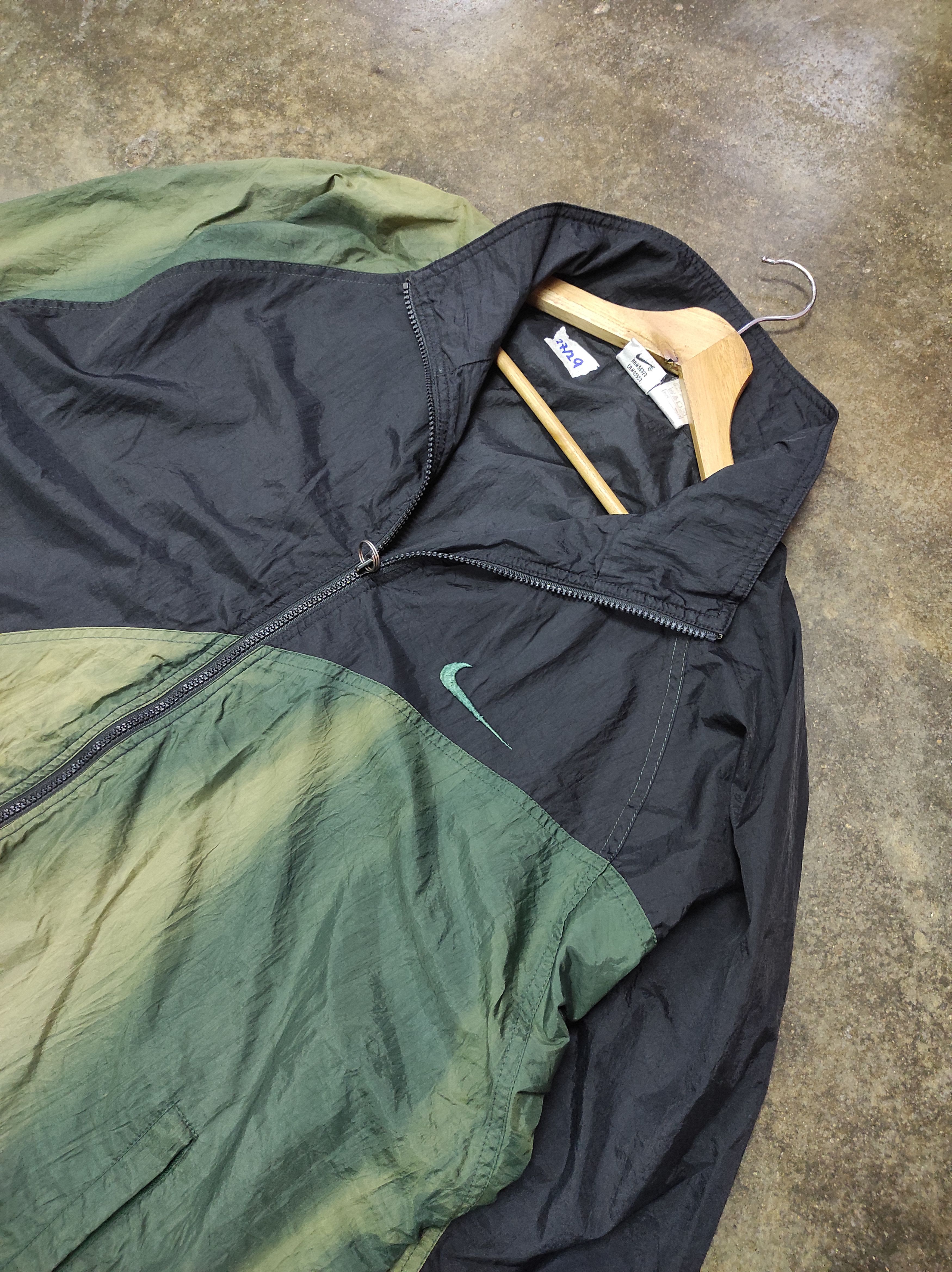Nike × Vintage NIKE VTG 90'S LIGHT JACKET OVERSIZED SUN FADED Size US L / EU 52-54 / 3 - 2 Thumbnail