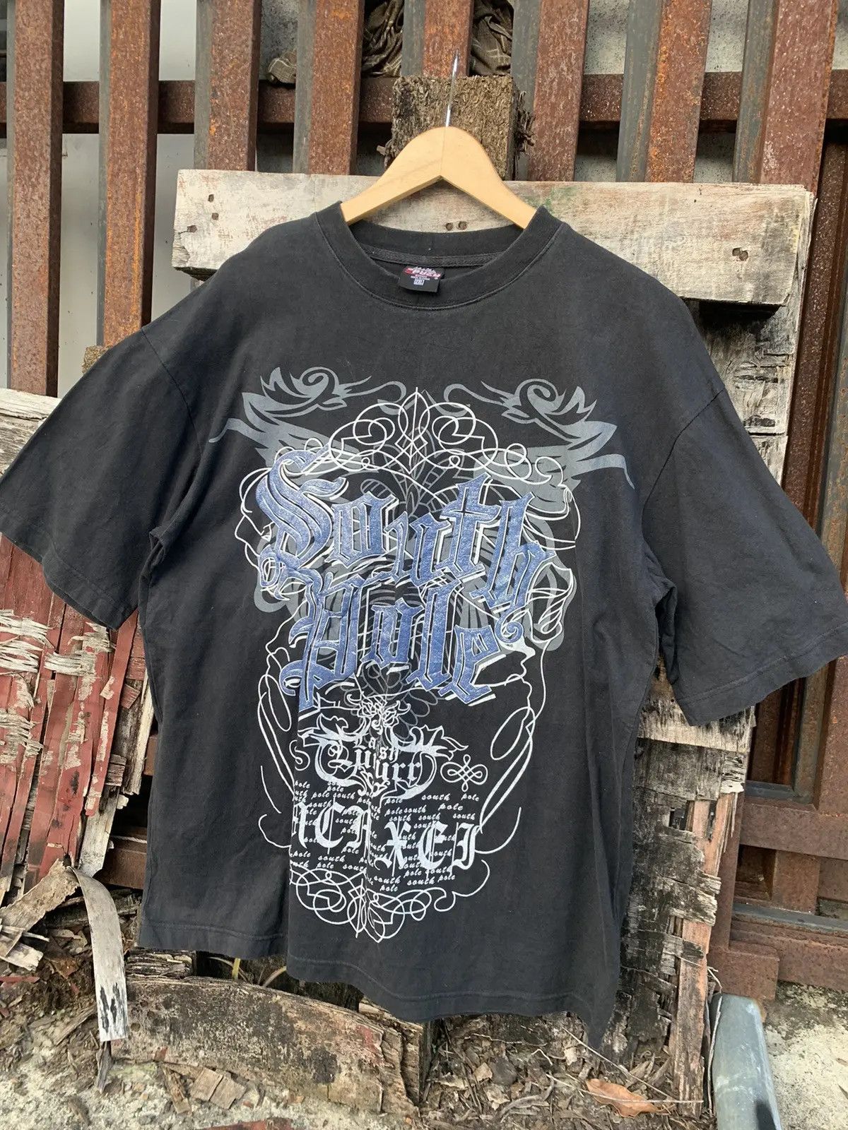 Southpole Y2k Southpole Vintage T-Shirt in Faded Black Size US XXL / EU 58 / 5 - 1 Thumbnail