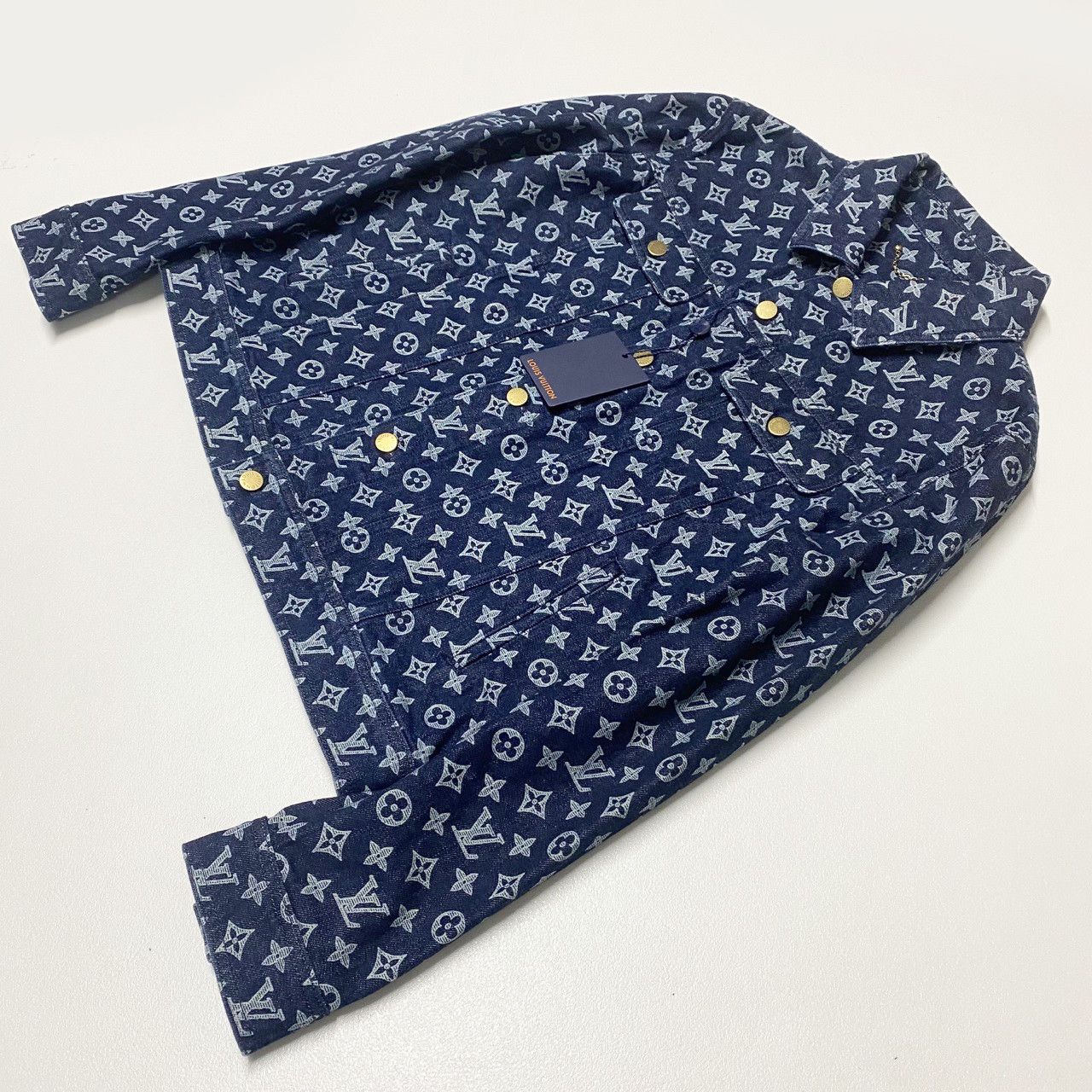 Louis Vuitton Louis vuitton mens monogram denim trucker jacket SIZE 50 M Size US M / EU 48-50 / 2 - 3 Thumbnail