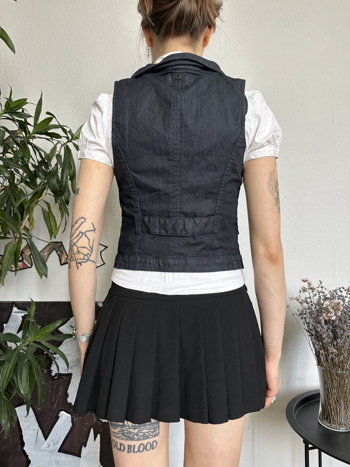 Japanese Brand × Vintage Dark Denim Vintage Deep V-Neck Skinny Sheath Vest Size M / US 6-8 / IT 42-44 - 5 Thumbnail