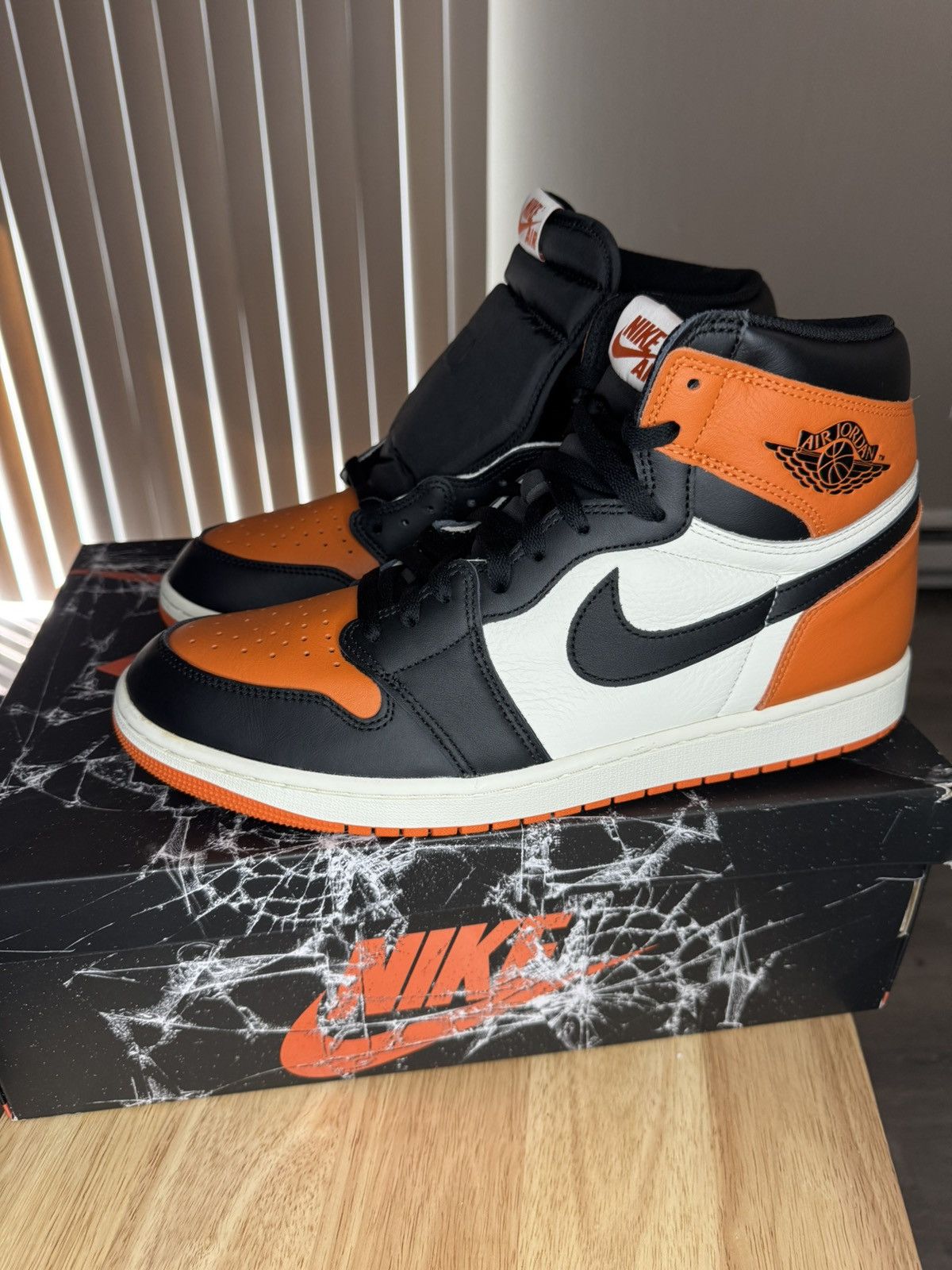 Jordan Brand Air Jordan 1 Retro High OG ‘Shattered Backboard’ 2025 Size US 14 / EU 47 - 2 Thumbnail