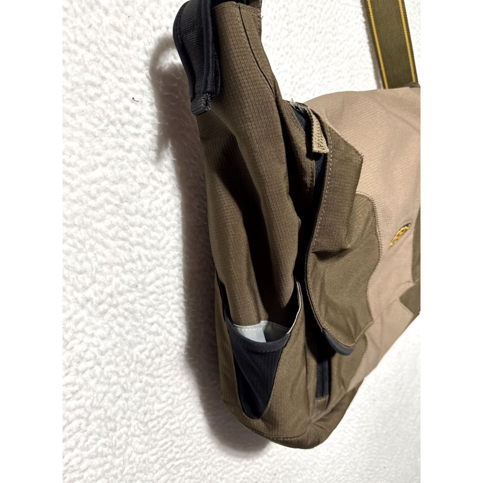 KEEN Keen Hybrid Transport Large Brown Crossbody Messenger Satchel Laptop Bag Mens Large Brown Canvas Transportation Laptop Bag KEEN Hybrid Transport Size ONE SIZE - 2 Thumbnail