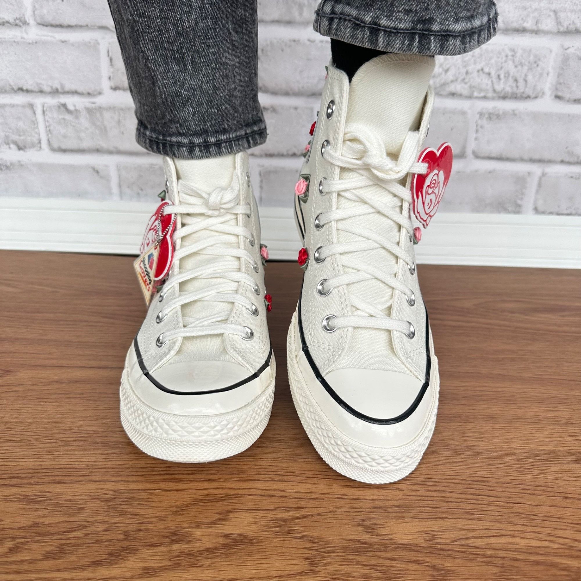 ❤️Converse Chuck 70 Hi Valentine 3D Roses Sz 6 Mens Shoes He display picture 3