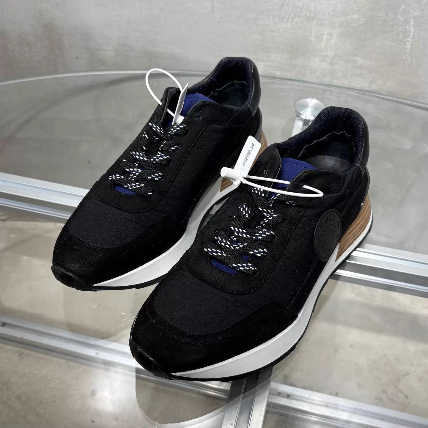 Hermes Hermes Drive Calfskin Sneakers Black Size 41 Size US 8 / EU 41 - 2 Thumbnail