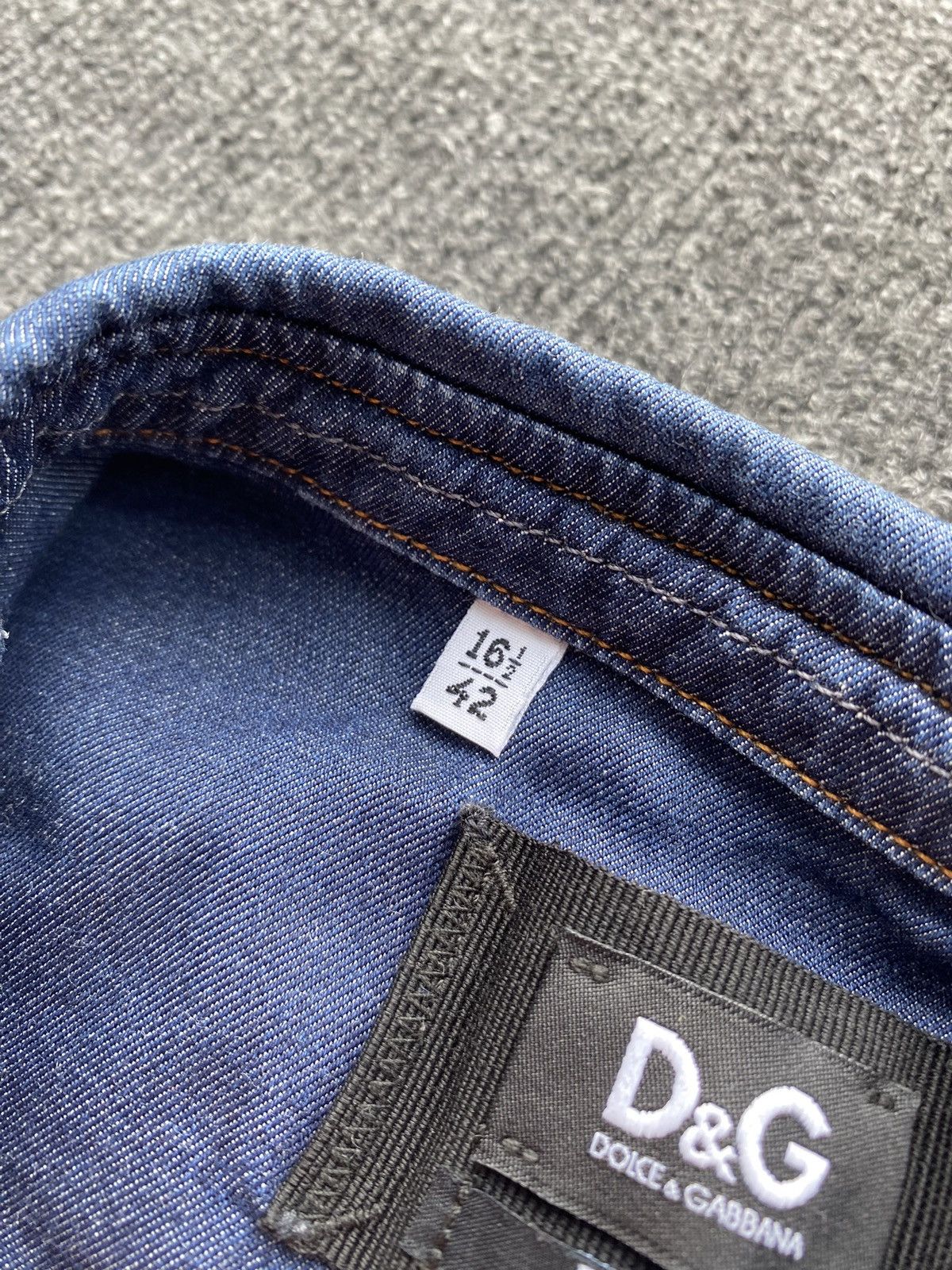 Dolce & Gabbana 🔥Dolce Gabbana brad 16 1/2 42 m size denim button up shirt Size US M / EU 48-50 / 2 - 5 Thumbnail