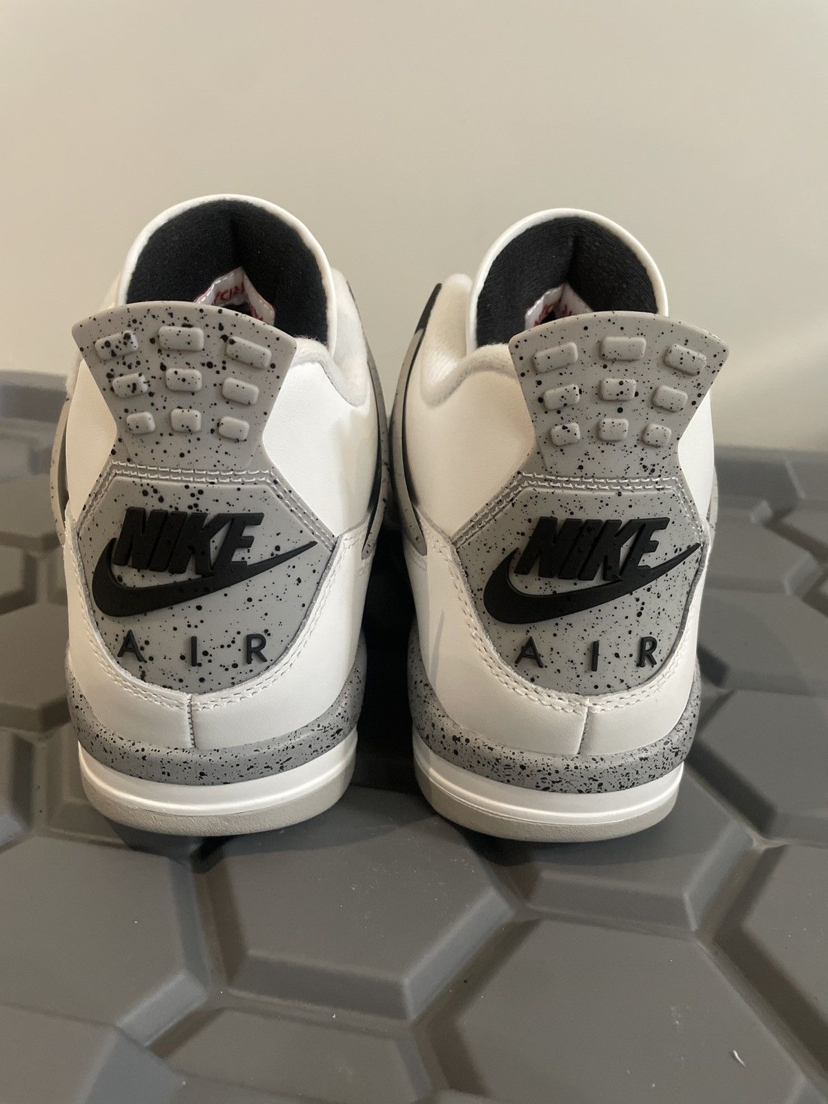 Jordan Brand Jordan 4 White Cement Size 10 Size US 10 / EU 43 - 4 Thumbnail