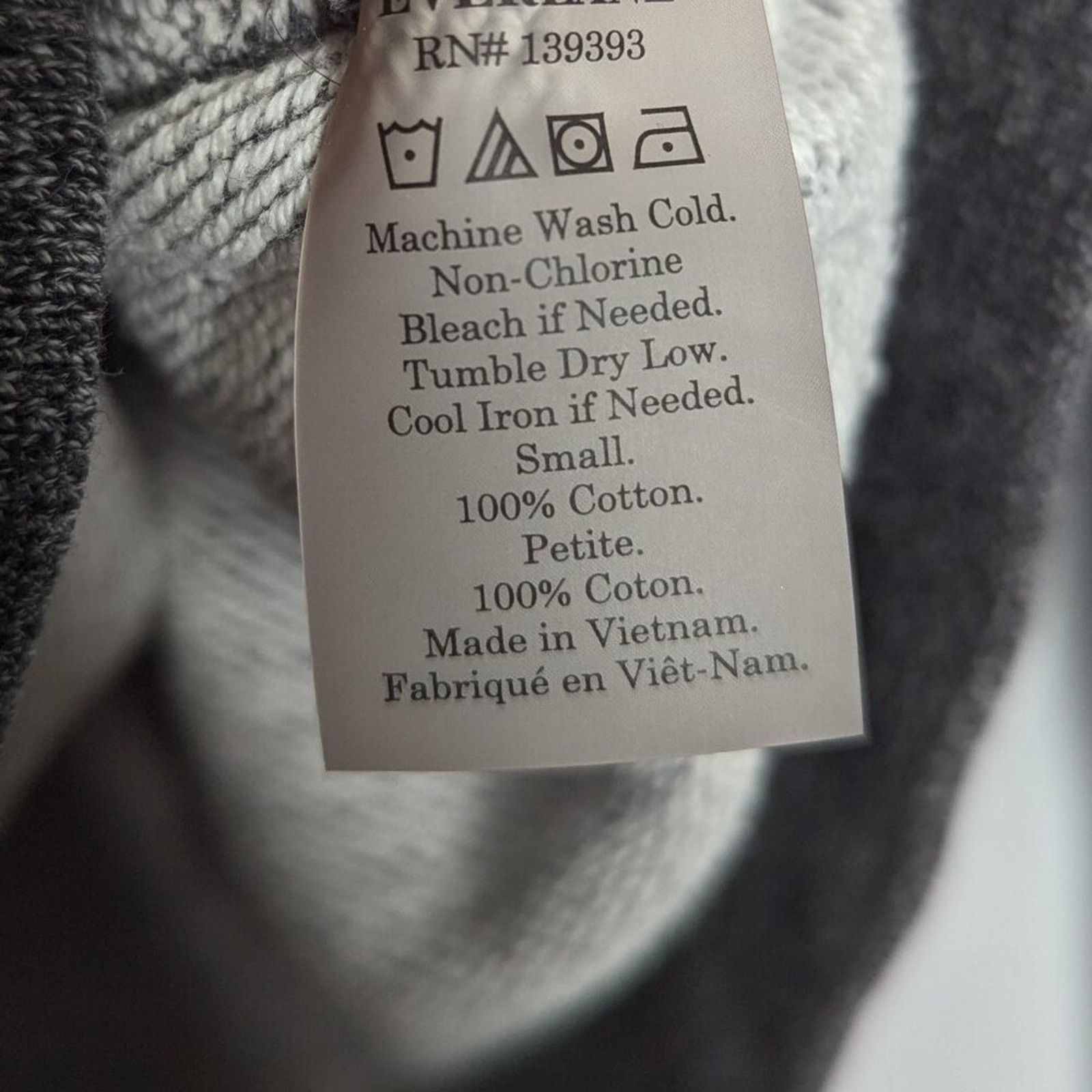 Everlane Everlane Gray Wide Neck Raw Edge Long Sleeve Top Boxy Size S Size S / US 4 / IT 40 - 7 Thumbnail