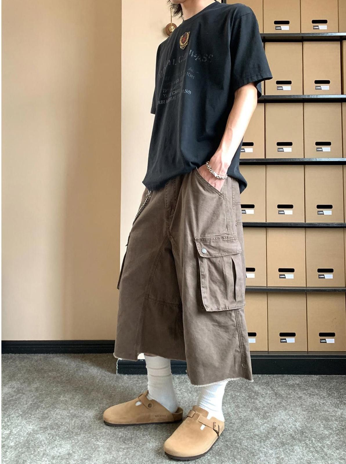 Other Brown Multi-Pocket Cotton Cargo Shorts Size US 32 / EU 48 - 3 Thumbnail