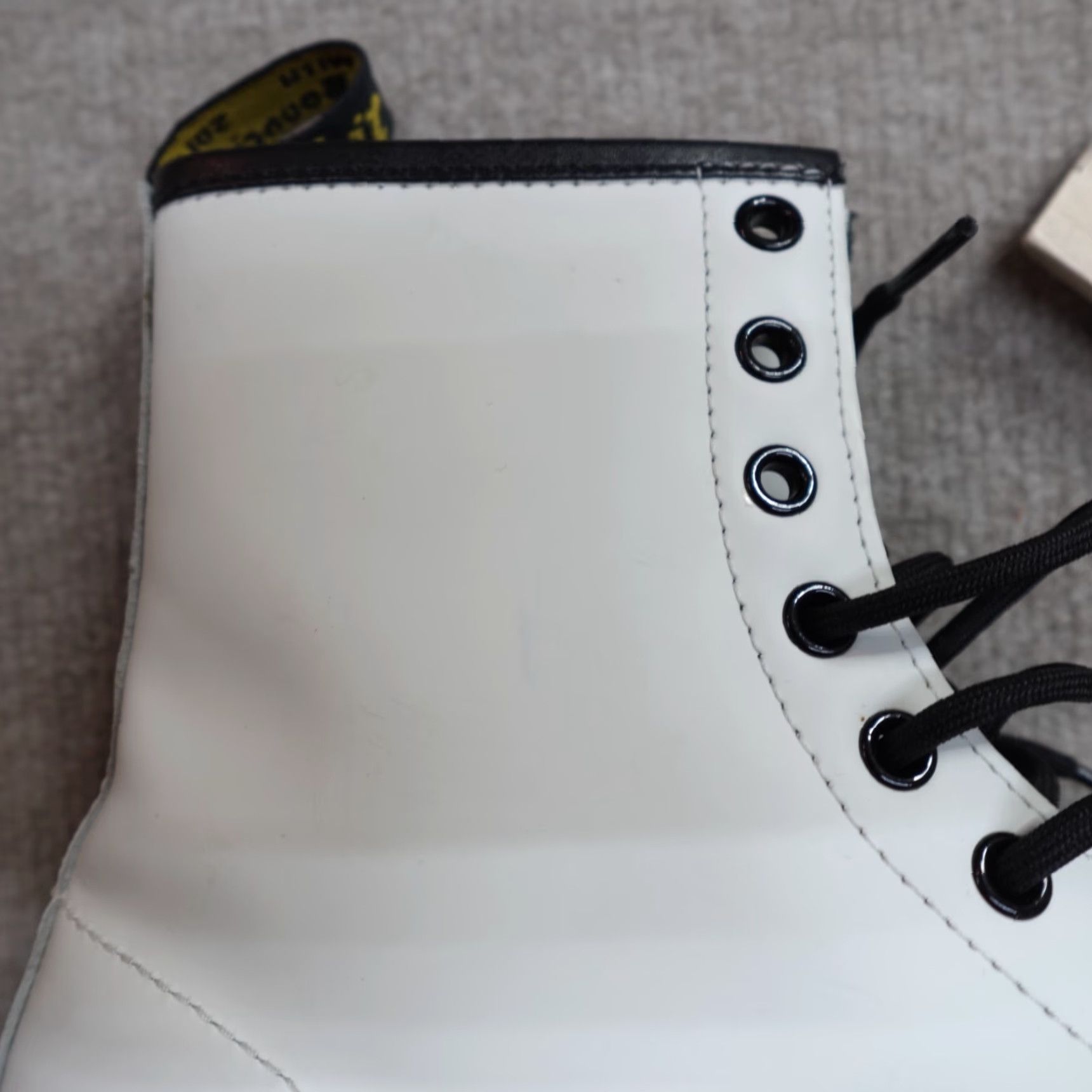 Dr. Martens VINTAGE Dr. Martens Boots Womens 8 White 8 Eye 11821 Floral Leather Combat Rubber Lace Up Women's Shoes 1460 Size US 6 / IT 36 - 7 Thumbnail