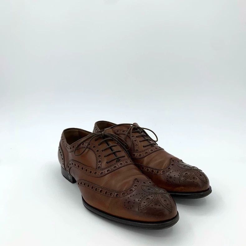 Louis Vuitton Louis Vuitton Lace-up leather shoes in carved baroque brow Size US 7 / EU 40 - 2 Thumbnail