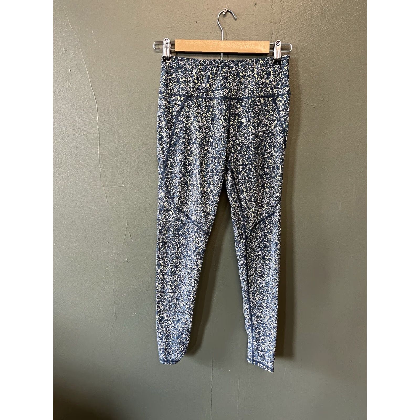 Sweaty Betty Sweaty Betty The Power Leggings Womens Small 7/8 Length Blue Floral Size 28" / US 6 / IT 42 - 2 Thumbnail