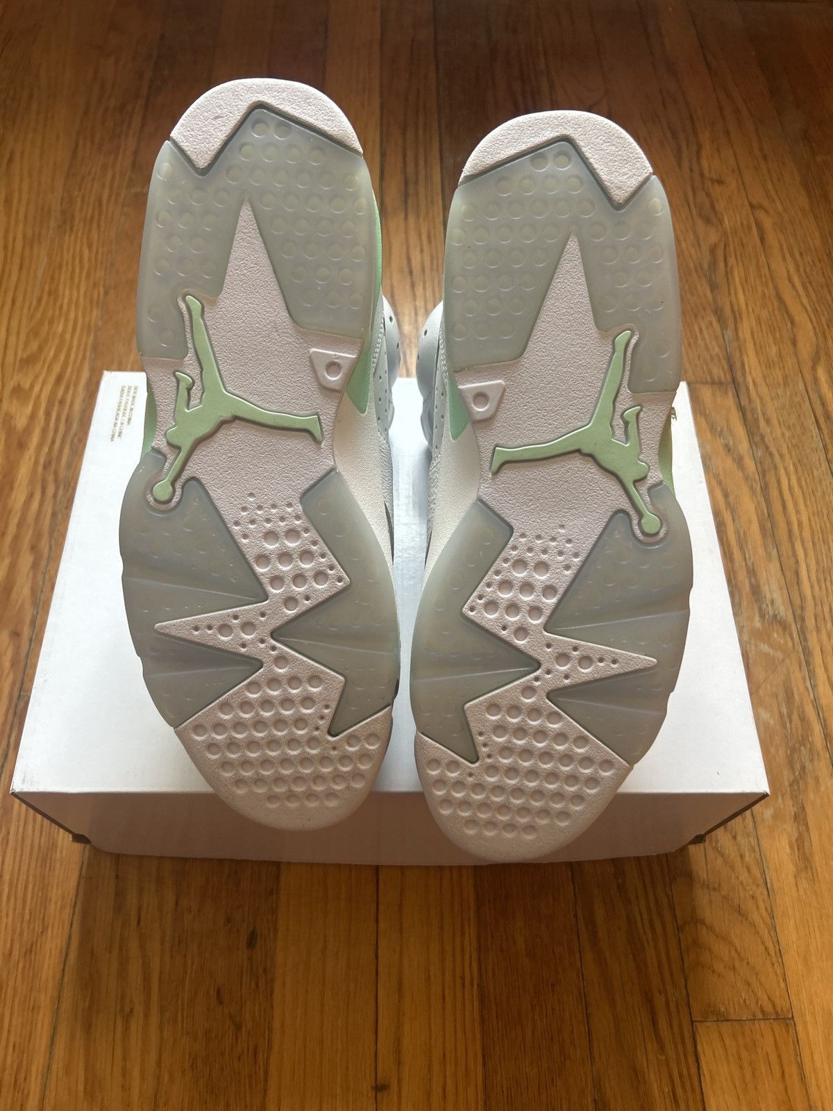 Jordan Brand × Nike Mint foam Jordan 6 Size US 10.5 / EU 43-44 - 6 Thumbnail