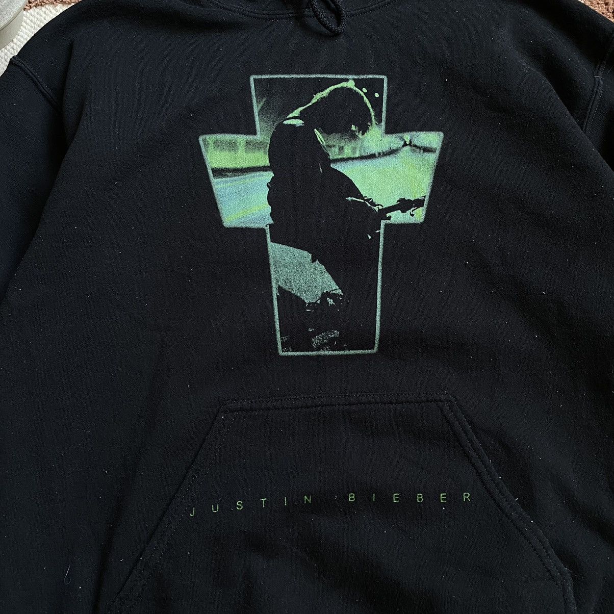 Band Tees JUSTIN BIEBER OFFICIAL MERCH BAND GREEN CROSS HOODIE Size US M / EU 48-50 / 2 - 2 Thumbnail