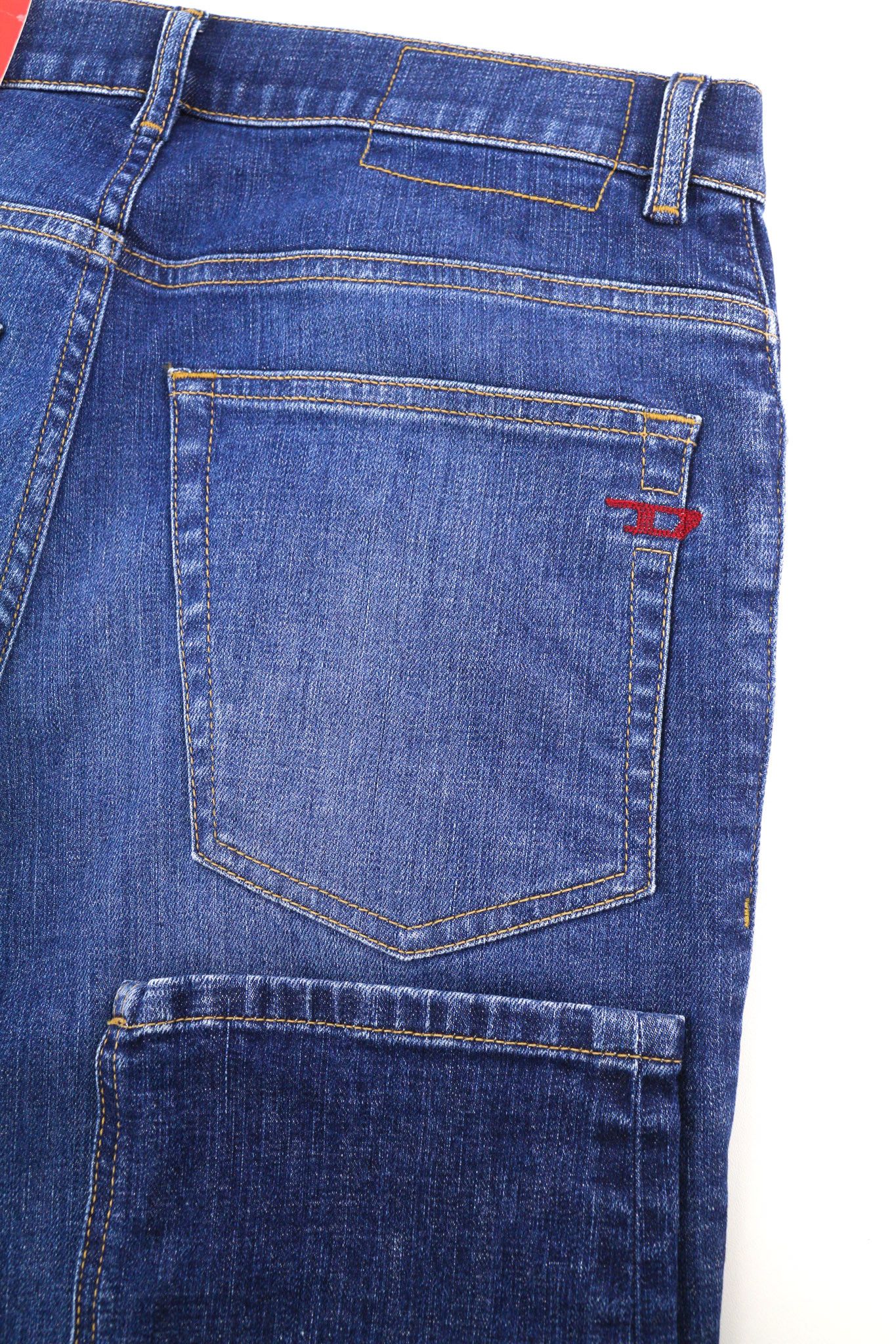 Diesel 2005 D-FINING 09C72 W29/L32 Tapered 40467 Size US 29 - 6 Thumbnail