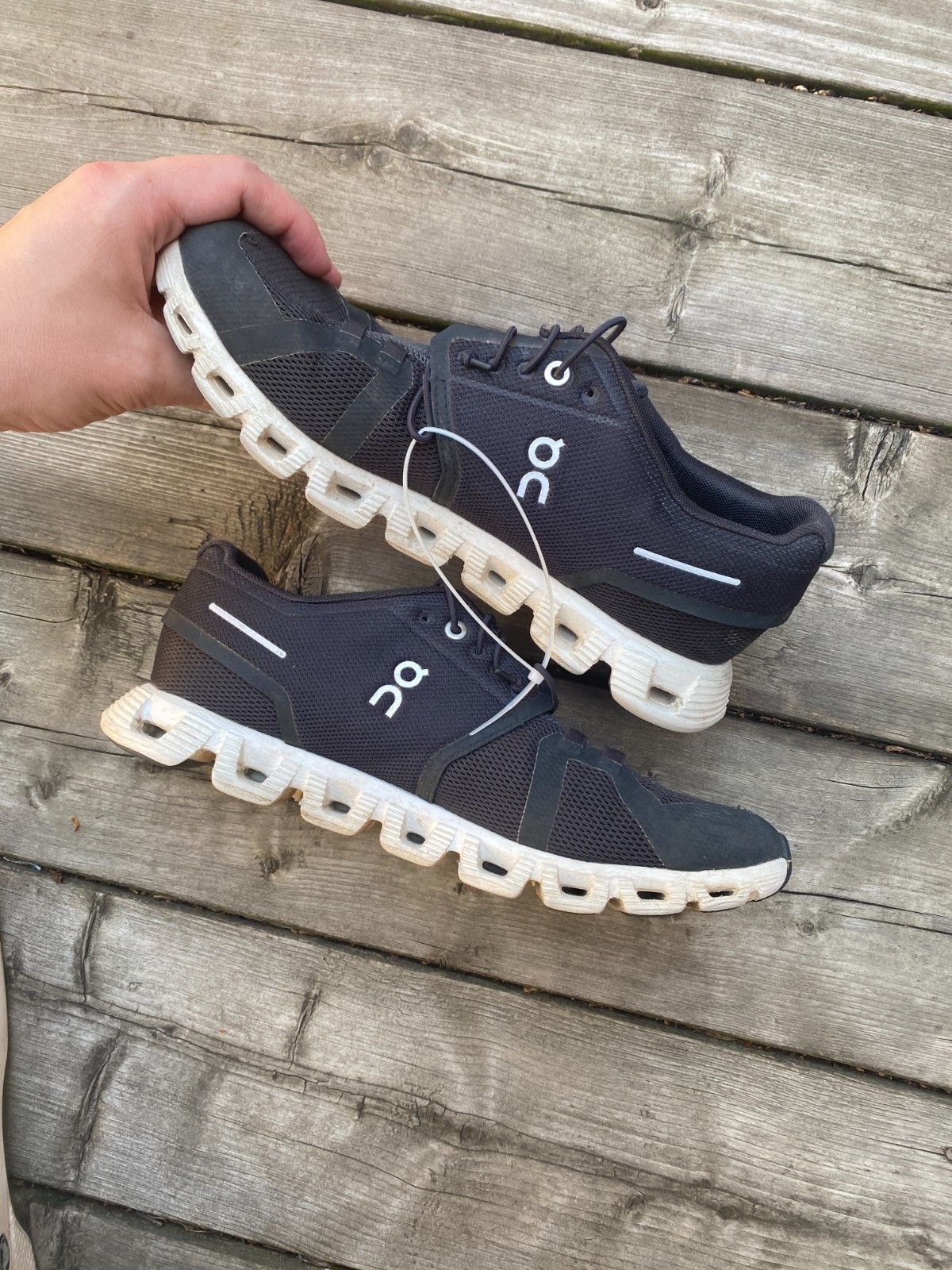 On On Running Cloud 5 Women’s Size 9 B ‘Black/White’ Running S Size US 9 / IT 39 - 5 Thumbnail