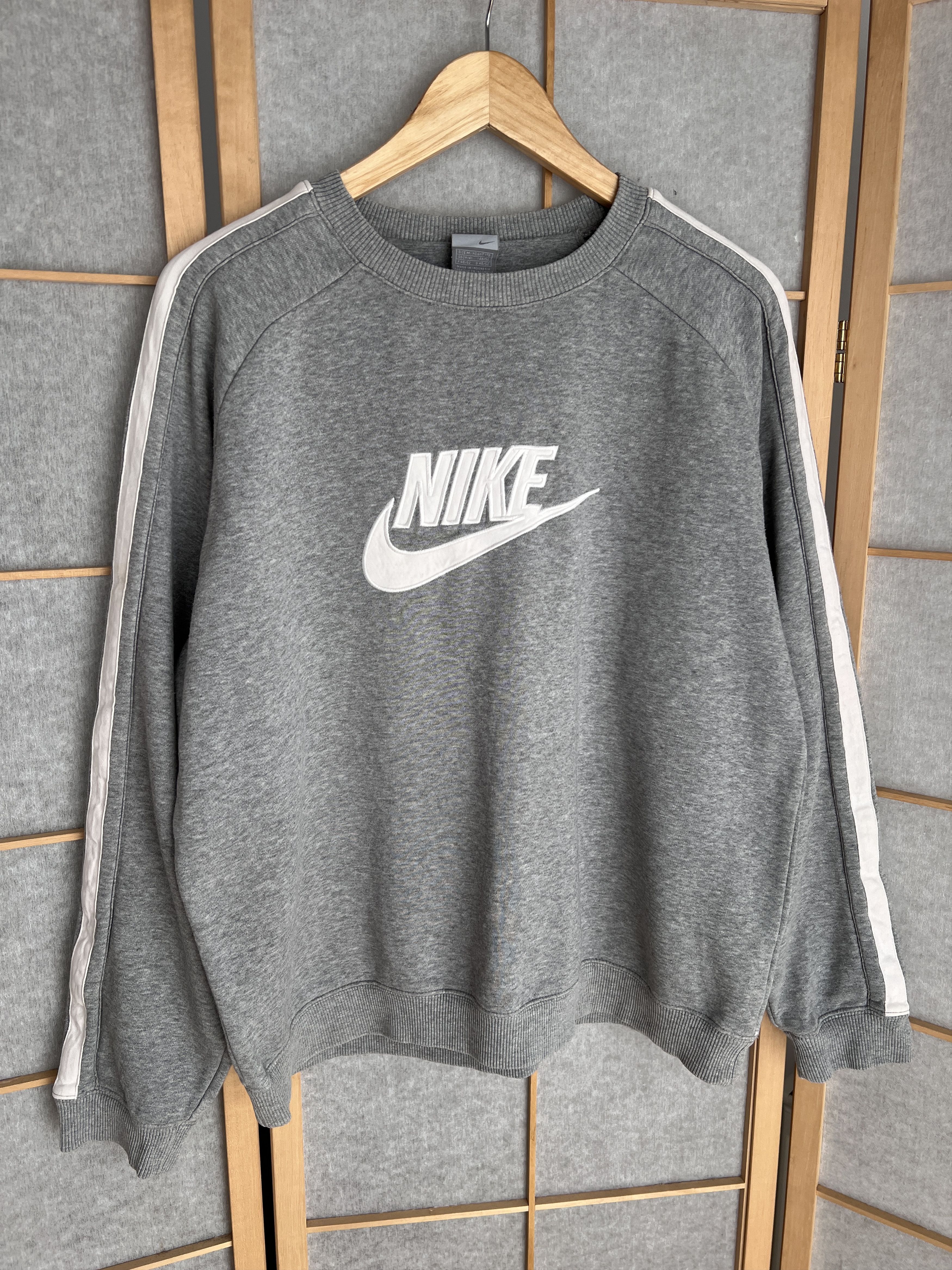 Nike 2000s Nike boxy sweatshirt big embroidered logotype swoosh M Size US M / EU 48-50 / 2 - 3 Thumbnail