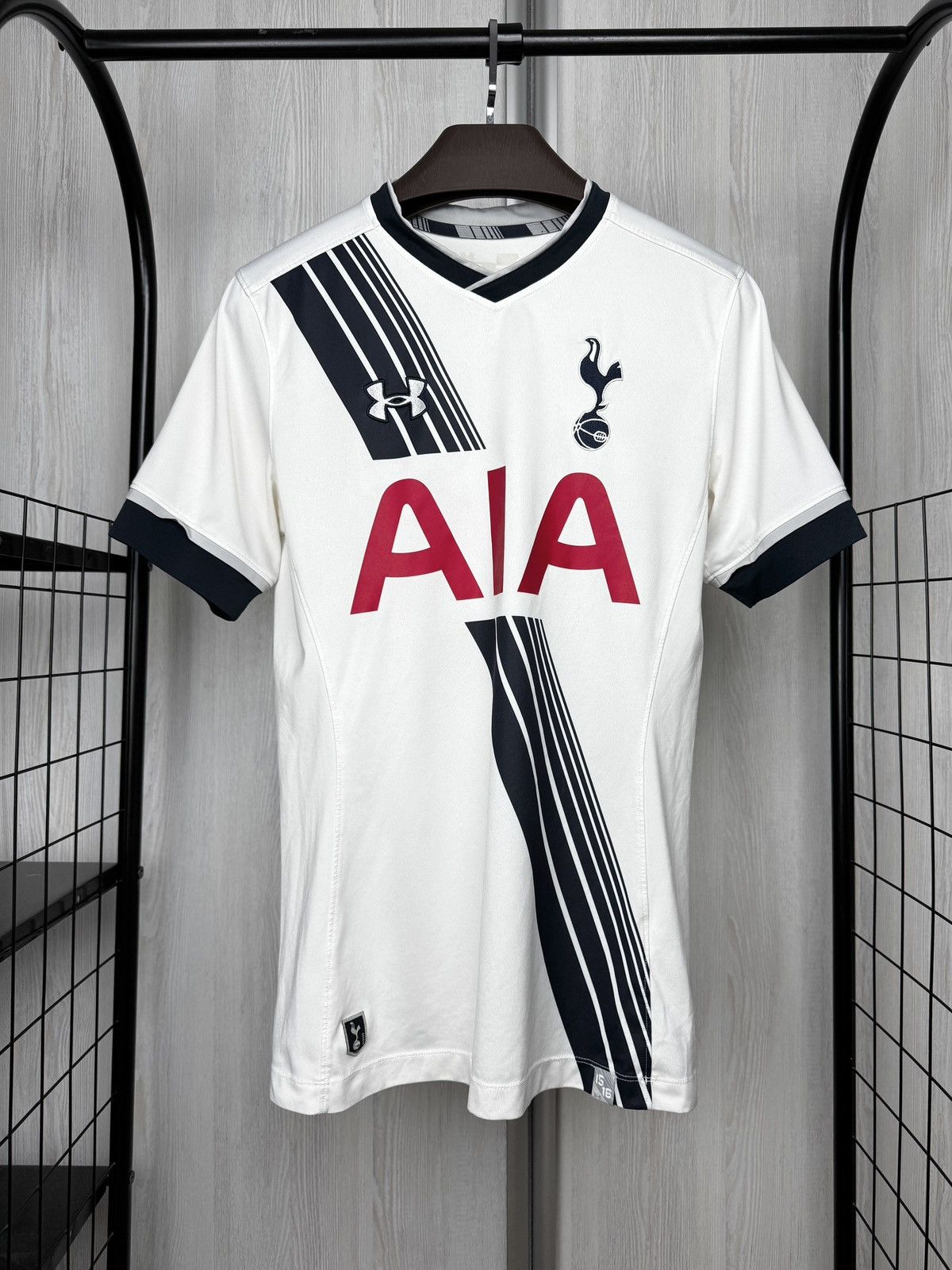 Under Armour Tottenham 2015/2016 Home Football Shirt Size S Under Armour Size US S / EU 44-46 / 1 - 2 Thumbnail