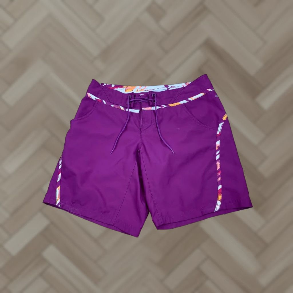 Vintage Columbia Womens Shorts PFG Omni Shade Sun Protection Purple Outdoors Chino Activewear Casual 6 Womens Size 28" / US 6 / IT 42 - 1 Thumbnail
