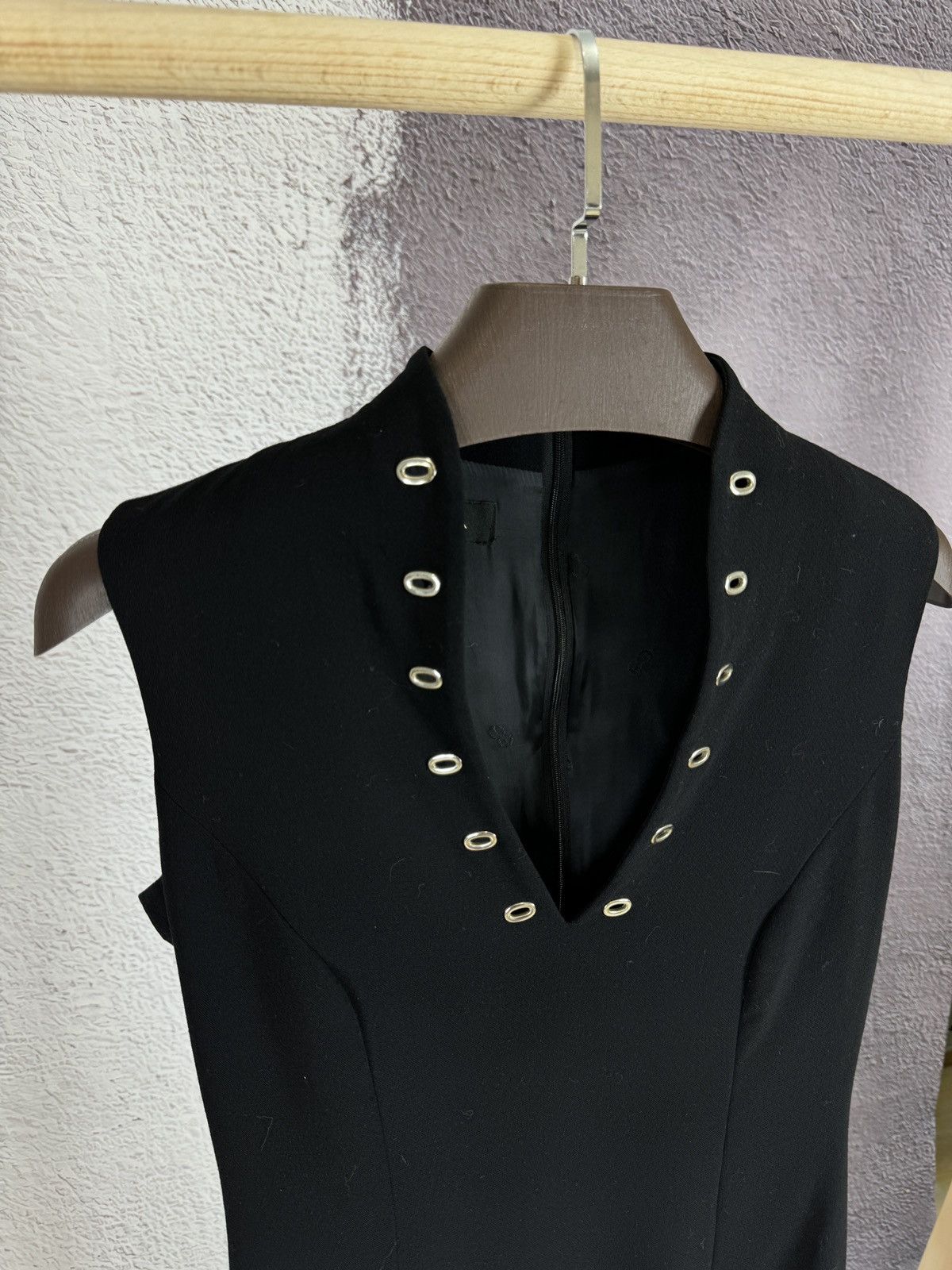 Escada Escada black wool middle v dress luxury Size M / US 6-8 / IT 42-44 - 5 Thumbnail