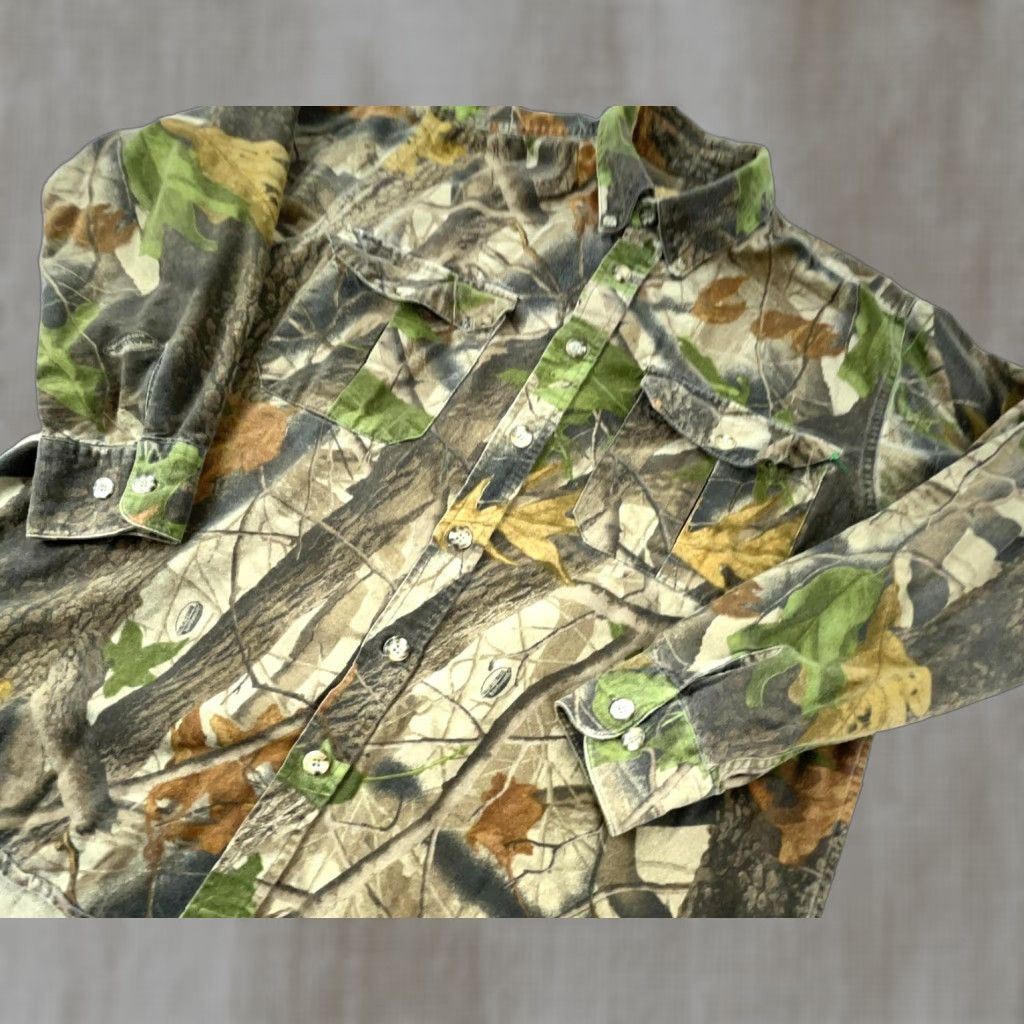 Realtree VINTAGE Wells Creek Camouflage Button-Up Shirt Men L Brown Cotton Flannel RealTree Hardwoods 90s/2000s Modern Preppy Dad Casual Workwear Mens Size US L / EU 52-54 / 3 - 1 Thumbnail
