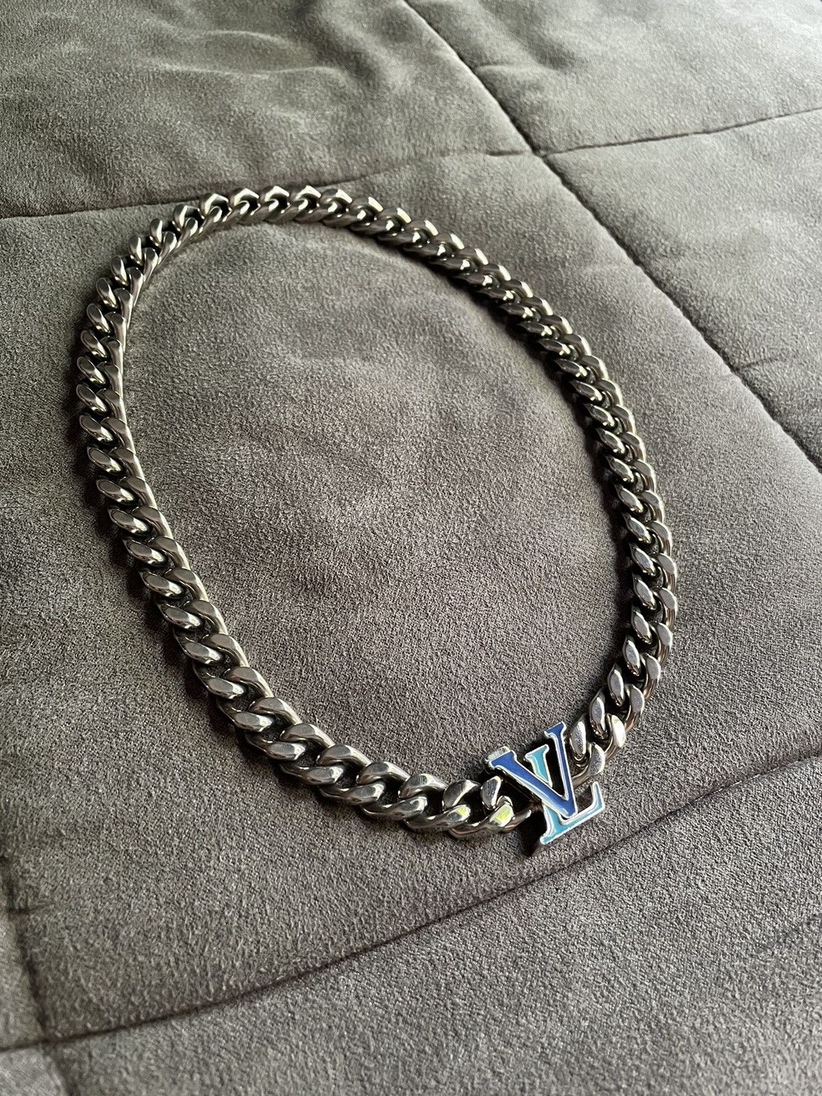 Louis Vuitton Louis Vuitton Chain Link Blue Logo Necklace Size ONE SIZE - 3 Thumbnail