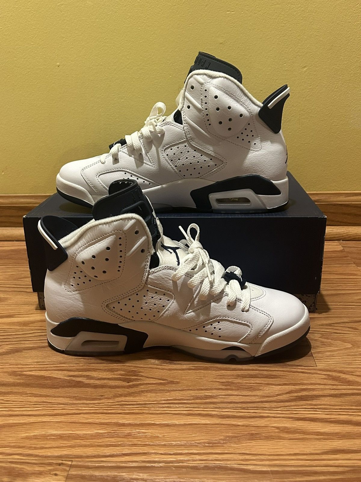 Jordan Brand Size 9 - Jordan 6 Midnight Navy CT8529-141 NEXT DAY SHIPPING Size US 9 / EU 42 - 2 Thumbnail