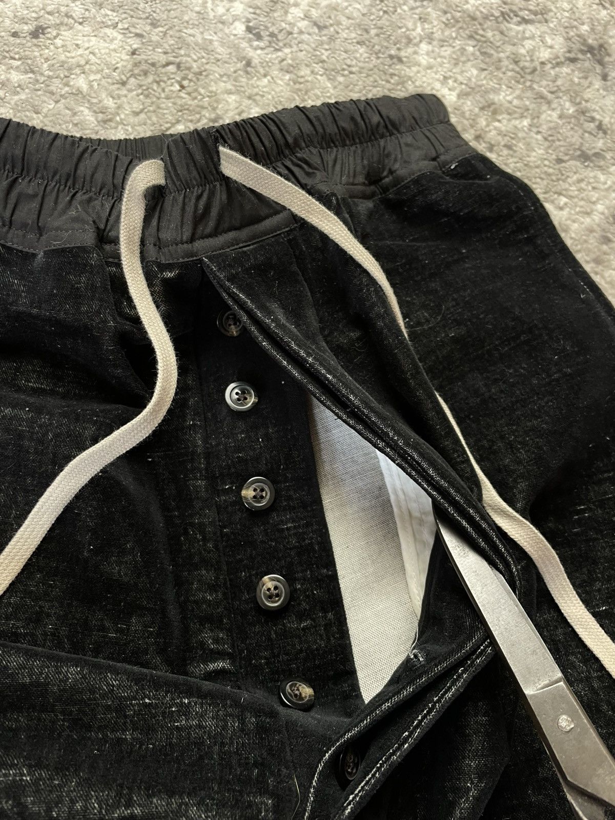 Rick Owens Rick Owens FW2019 'Larry' Karloff Shorts Size US 30 / EU 46 - 14 Thumbnail