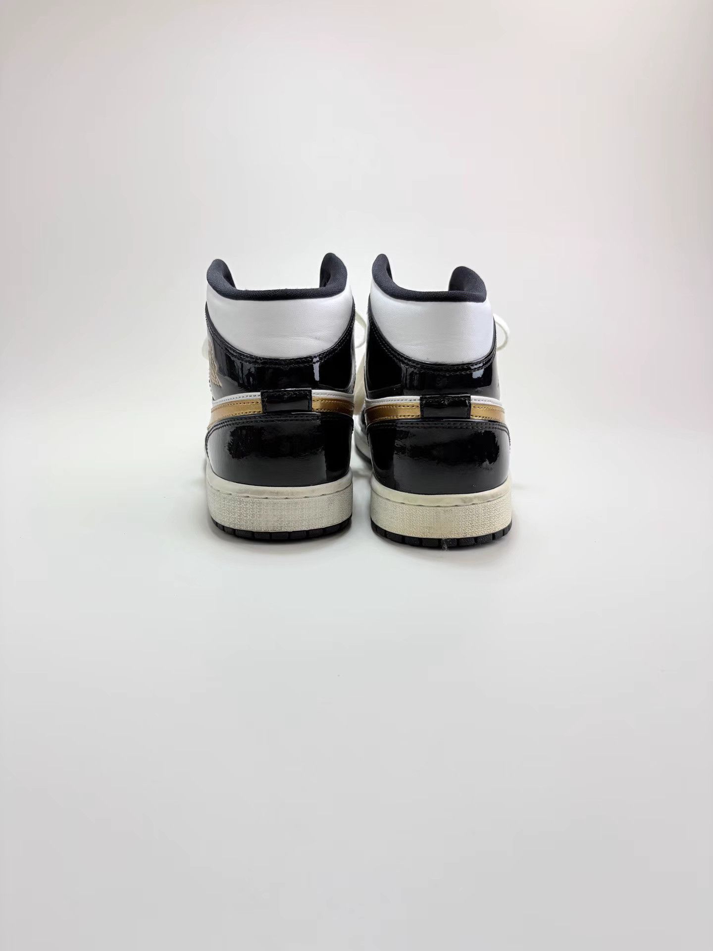 Nike NIKE JORDAN1 Black Gold Patent Leather Sneakers K1 Size US 8 / EU 41 - 3 Thumbnail