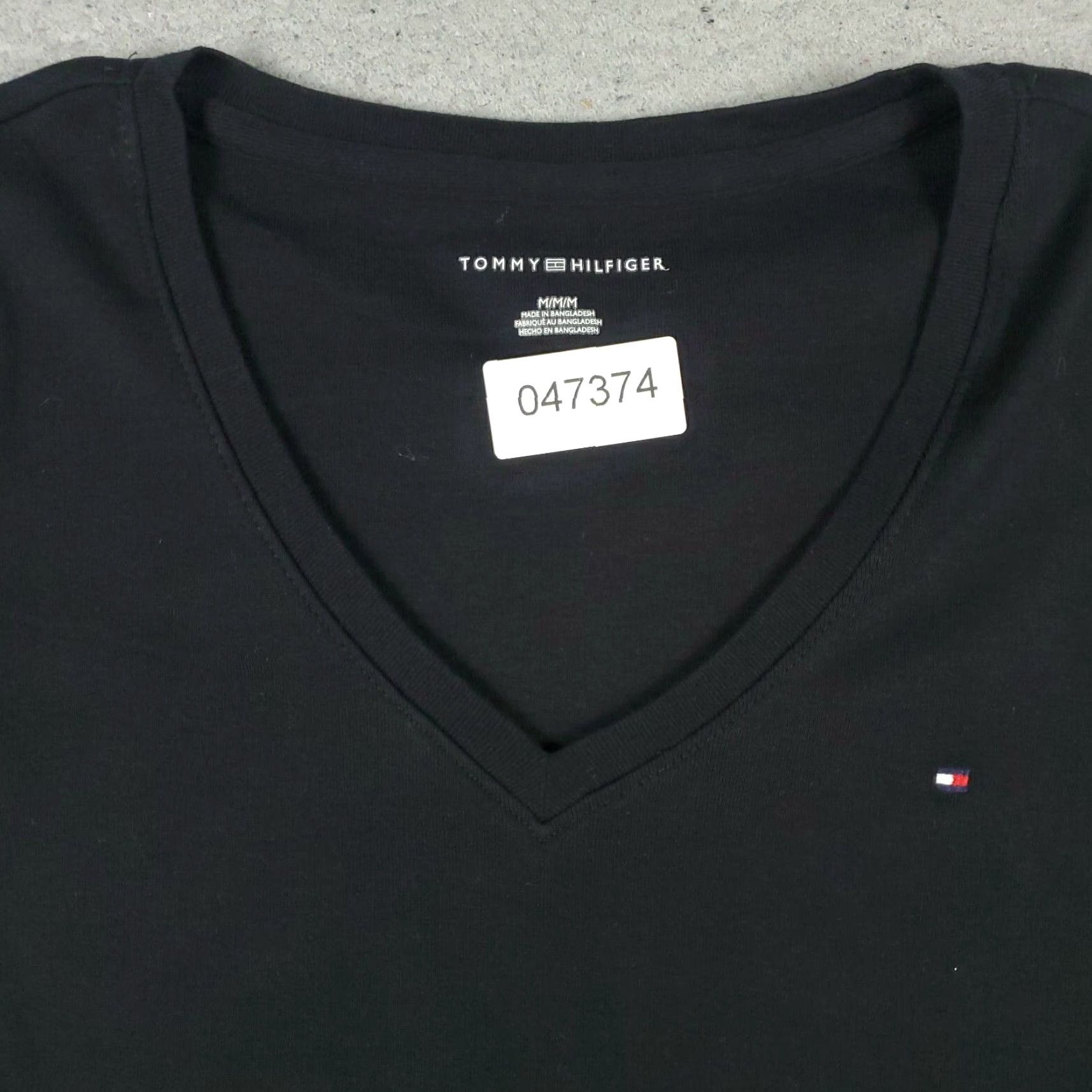 Tommy Hilfiger Tommy Hilfiger T Shirt Womens Medium Black Casual Short Sleeve Ladies Size M / US 6-8 / IT 42-44 - 2 Thumbnail