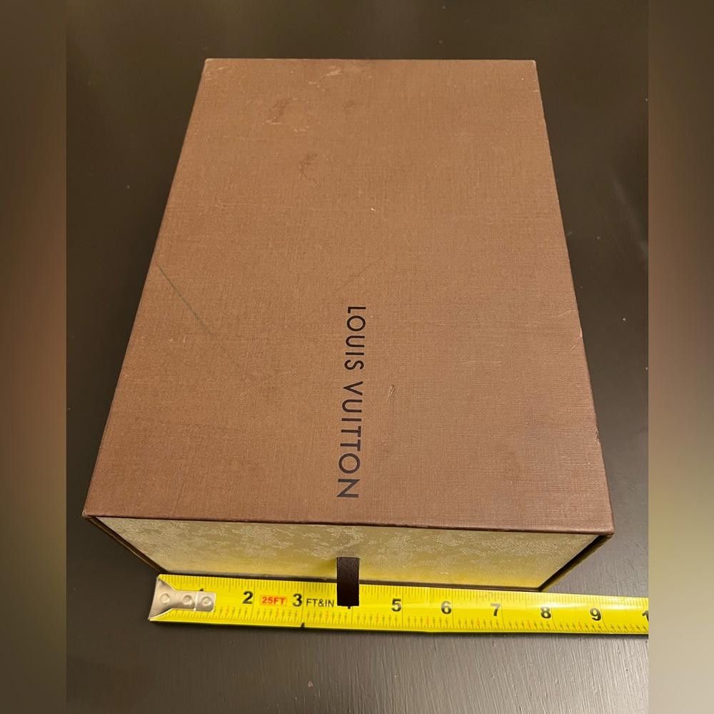 Louis Vuitton Authentic LOUIS VUITTON LV Brown Gift Box Empty Size ONE SIZE - 8 Thumbnail