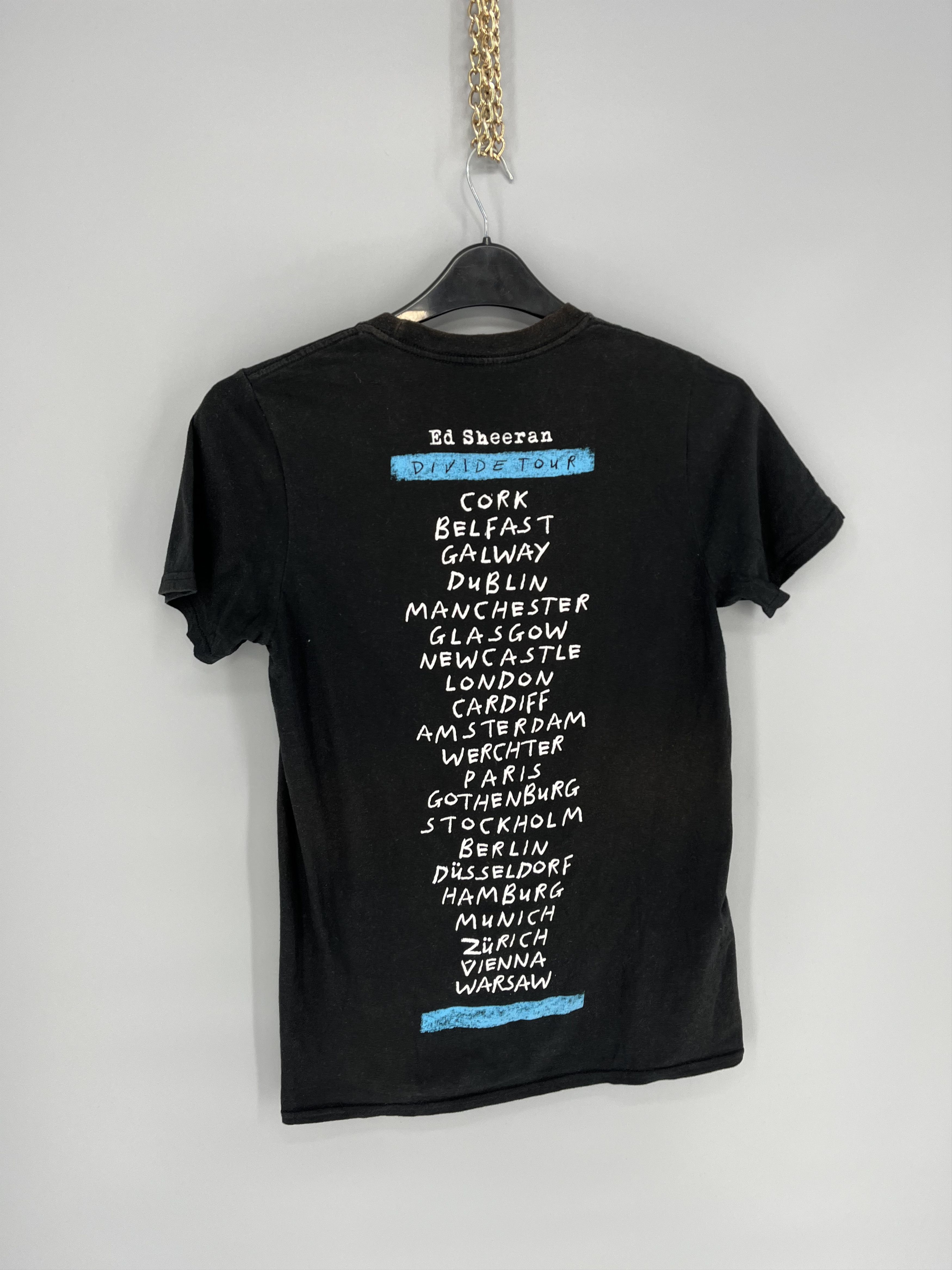 Band Tees Vintage Y2K Ed Sheeran Divide World Tour T-Shirt Size US S / EU 44-46 / 1 - 10 Thumbnail