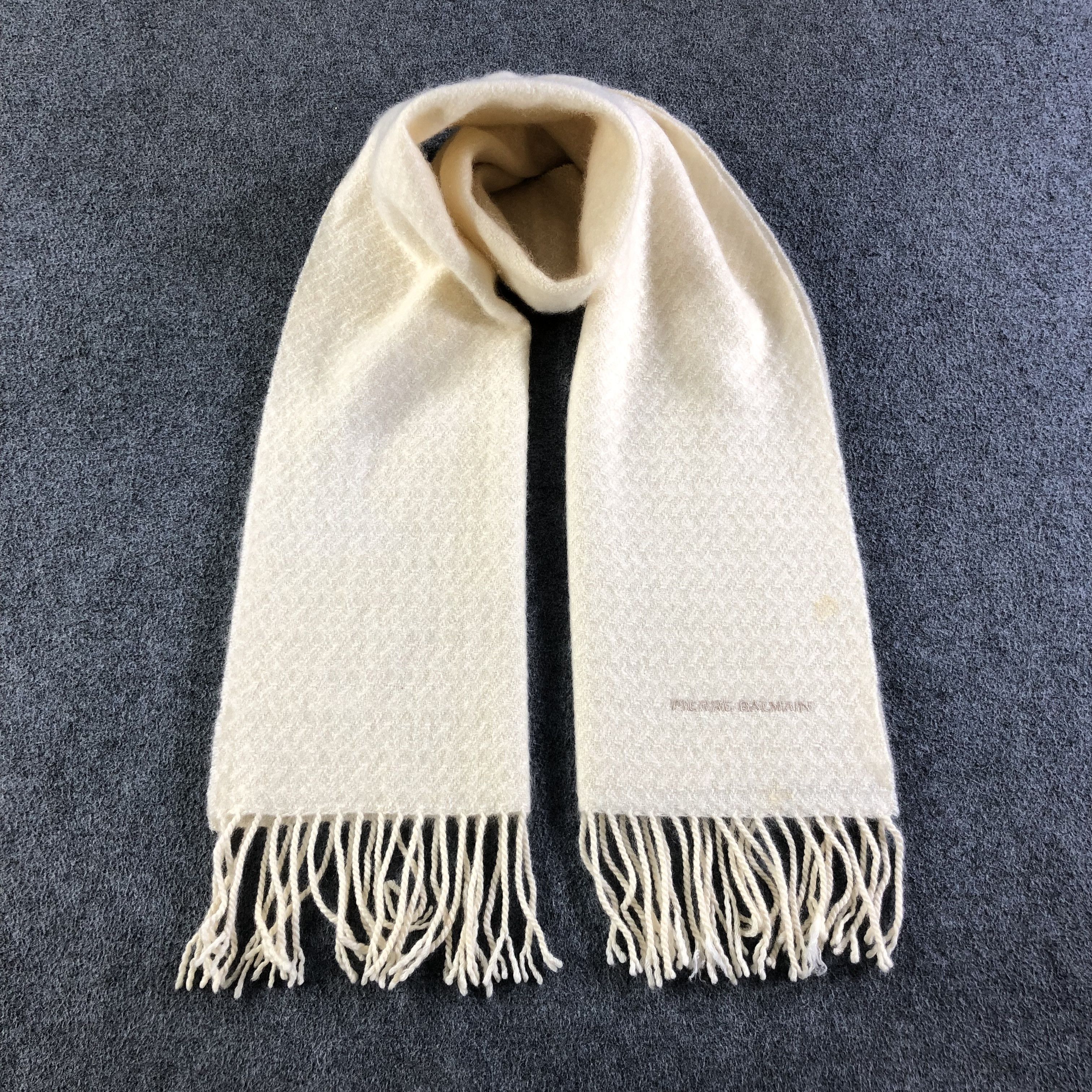 Pierre Balmain Pierre Balmain Cashmere Scarf Muffler V1886 Size ONE SIZE - 1 Thumbnail