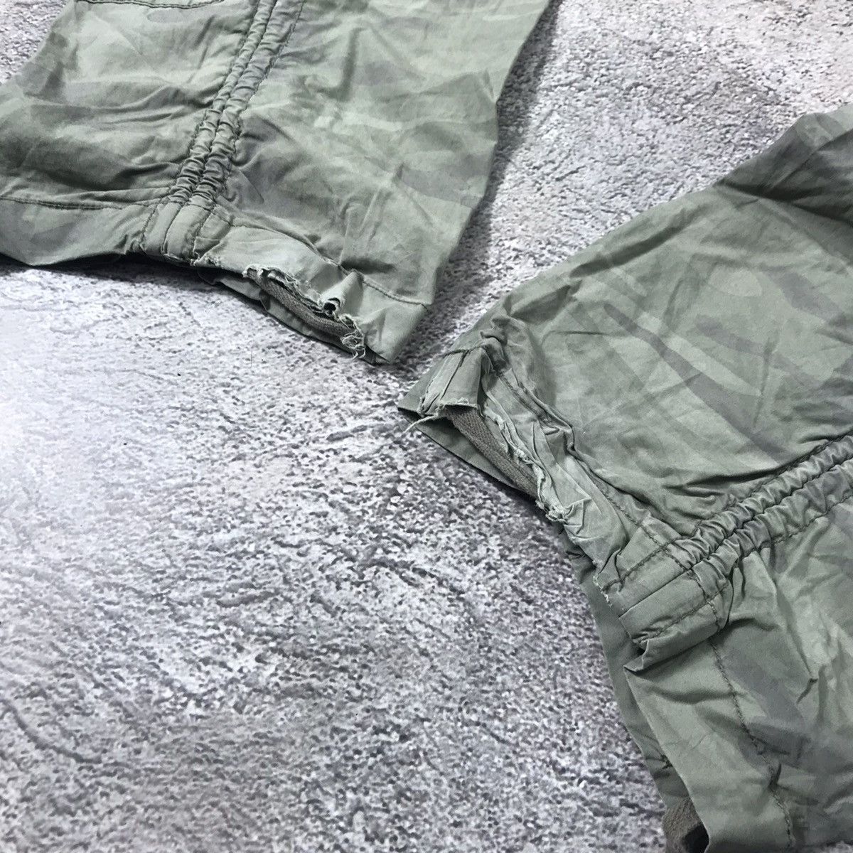 Vintage Vintage 90s Baggy Cargo Pants Wide Leg Streetwear Japan 26 Size 26" / US 2 / IT 38 - 8 Thumbnail