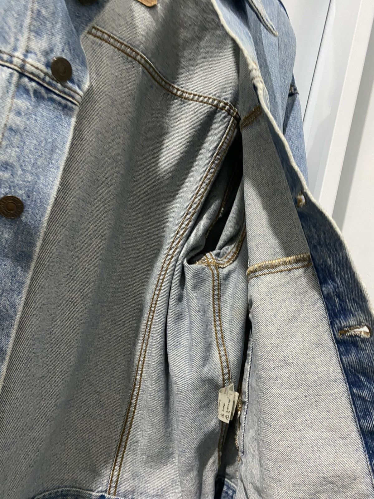 Levi's Vintage 90s levis trucker blue denim jacket Size US L / EU 52-54 / 3 - 6 Thumbnail