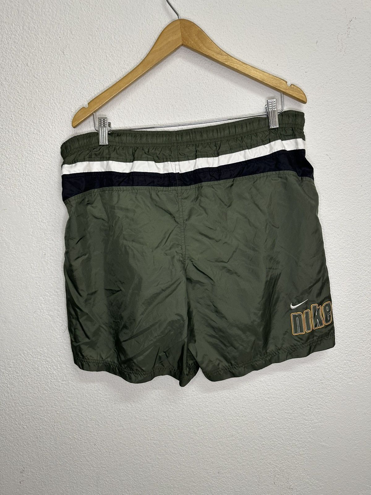 Nike Nike Mossy Green Shorts Size US 36 / EU 52 - 1 Thumbnail