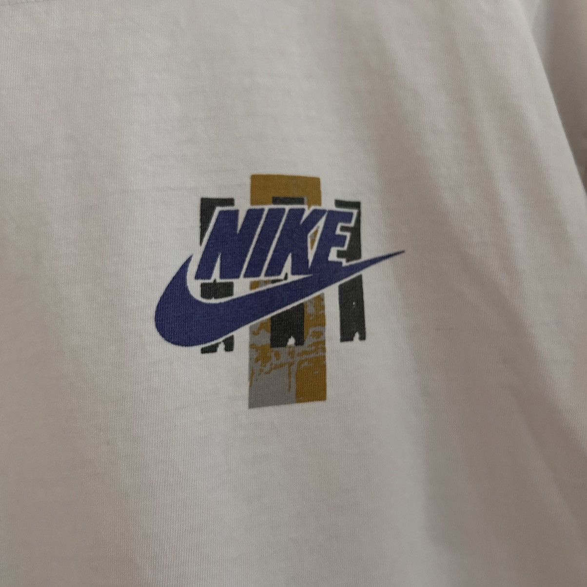 Nike VTG 90s Nike Tee Size US L / EU 52-54 / 3 - 3 Thumbnail