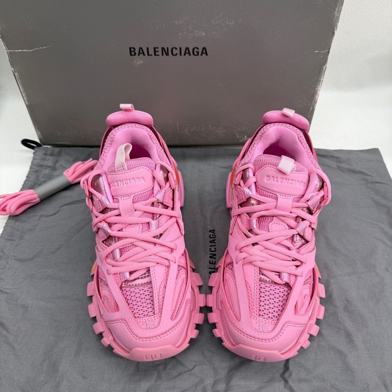 Balenciaga Balenciaga Pink Lowtop Sneakers us_6 Women Size US 6 / IT 36 - 1 Thumbnail