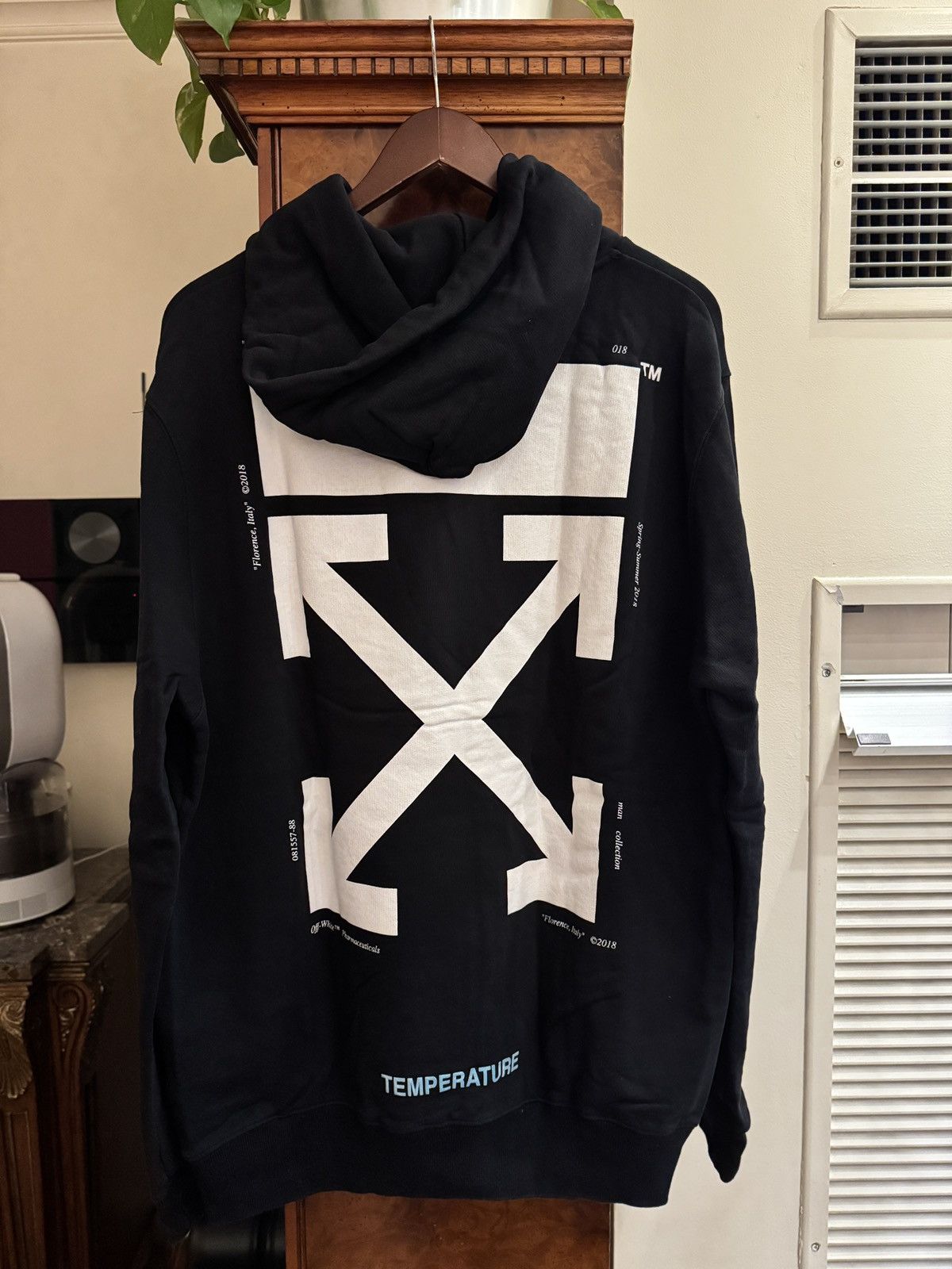 Off-White Off-White Black Mona Lisa Hoodie with Back Logo Detailing Size US M / EU 48-50 / 2 - 6 Thumbnail
