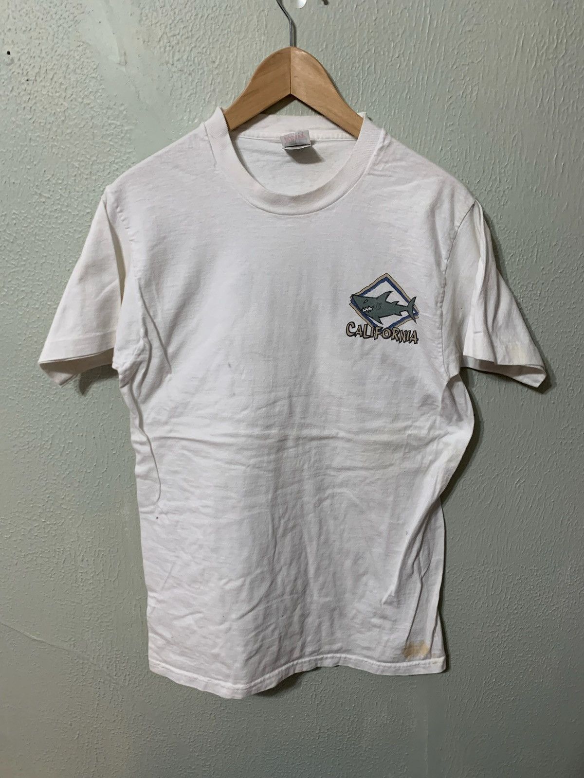 Vintage Vintage California Shark Distressed T-Shirt Size US M / EU 48-50 / 2 - 1 Thumbnail