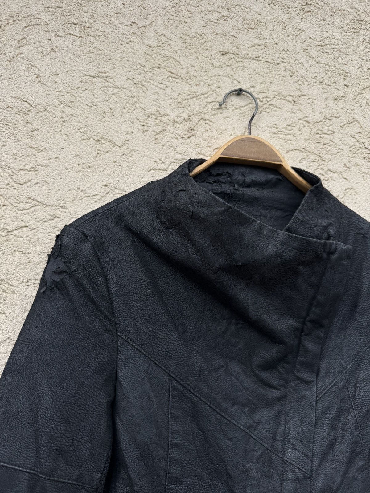 Rick Owens Vintage Asymmetric Distressed Big Neck Leather Jacket Size US S / EU 44-46 / 1 - 2 Thumbnail